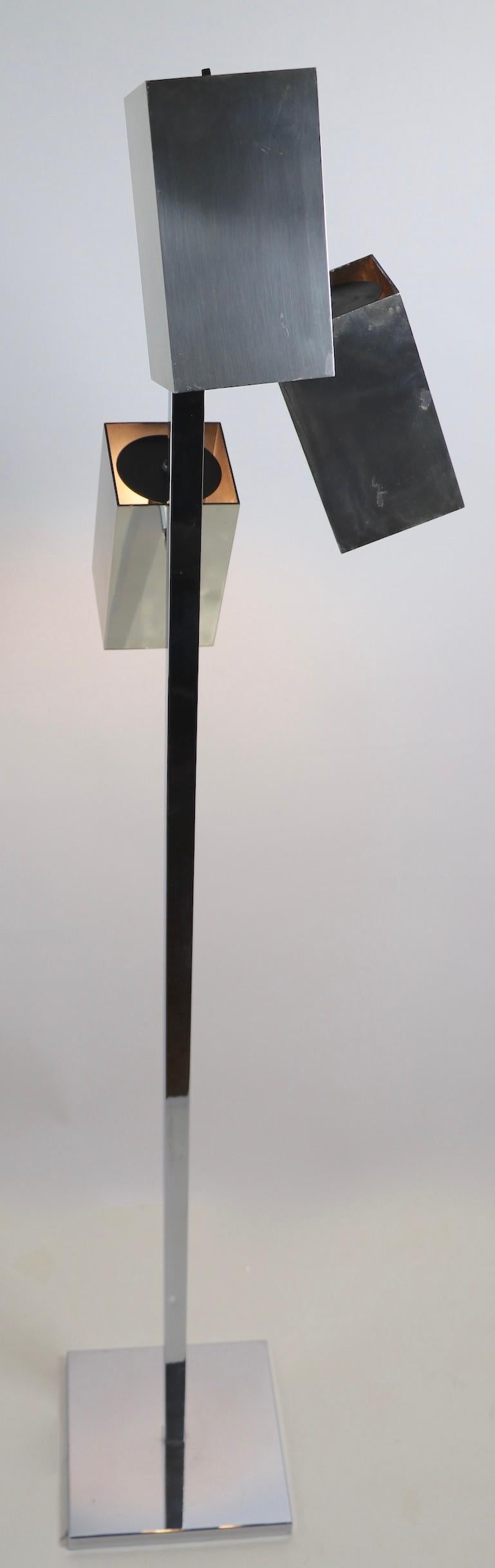 Postmoderne Koch & Lowy lampadaire à 3 lumières en vente