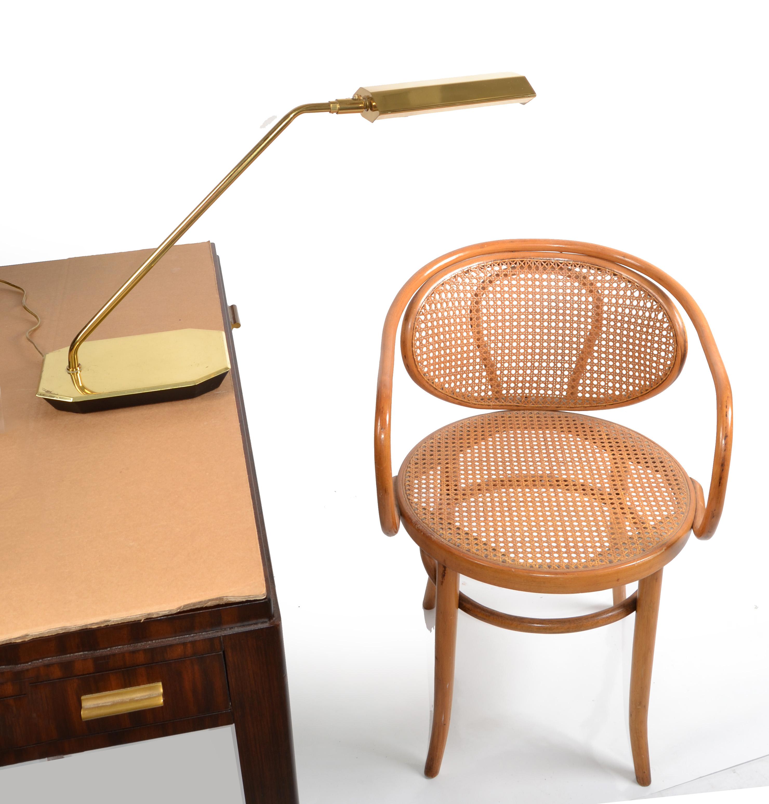 Koch & Lowy Gegliederte Swing-Messing-Schreibtischlampe, Mid-Century Modern 1965, gestempelt im Angebot 2