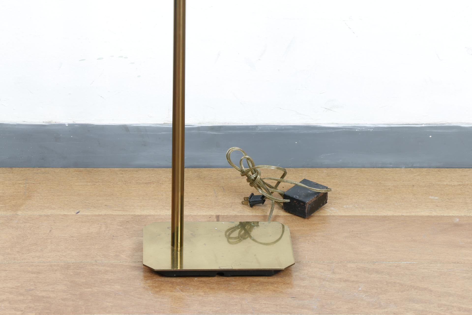 Koch & Lowy Brass Floor Lamp In Good Condition For Sale In North Hollywood, CA