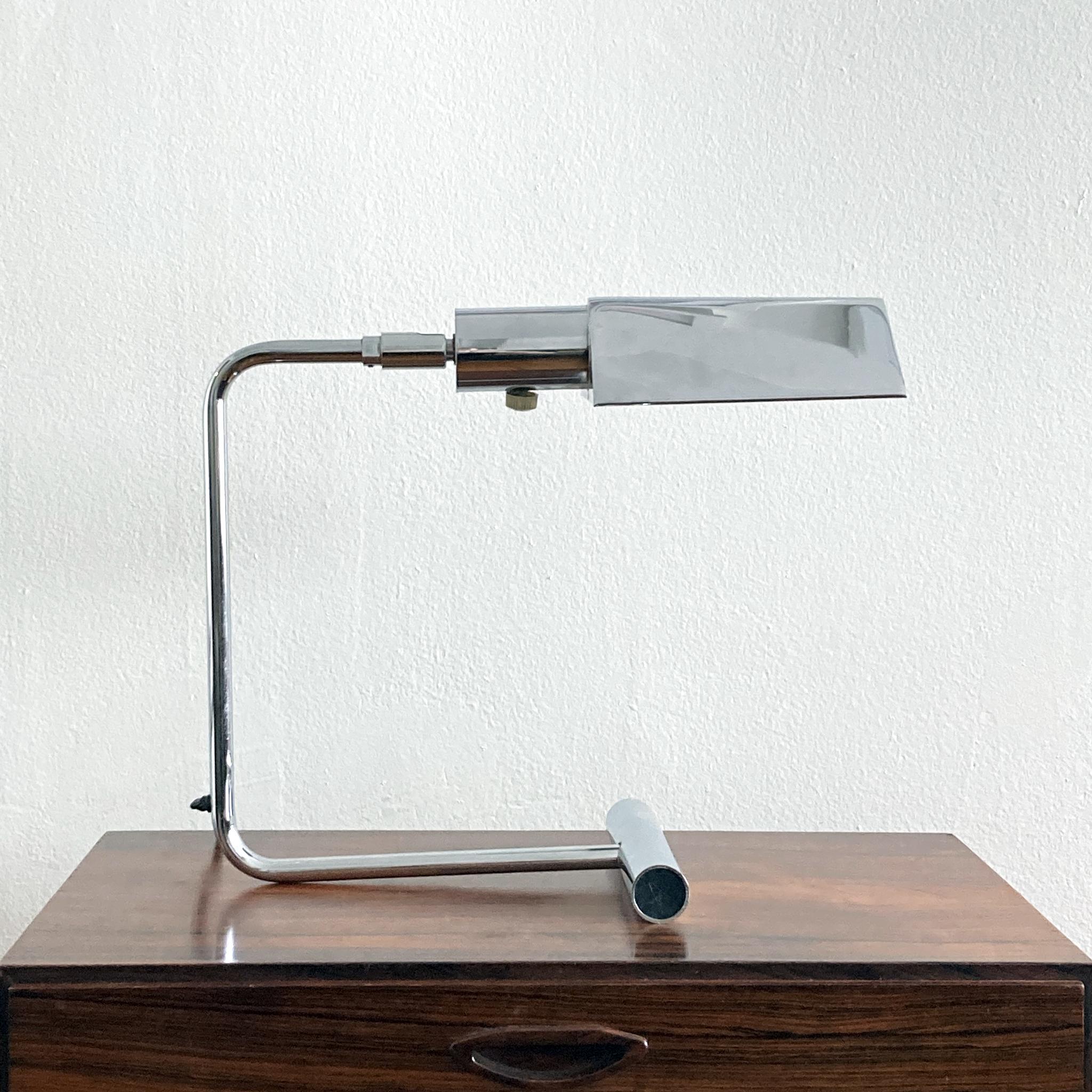 American Koch & Lowy for OMI Silver Chrome Reading Desk Lamp, In Working Order, 1960s For Sale