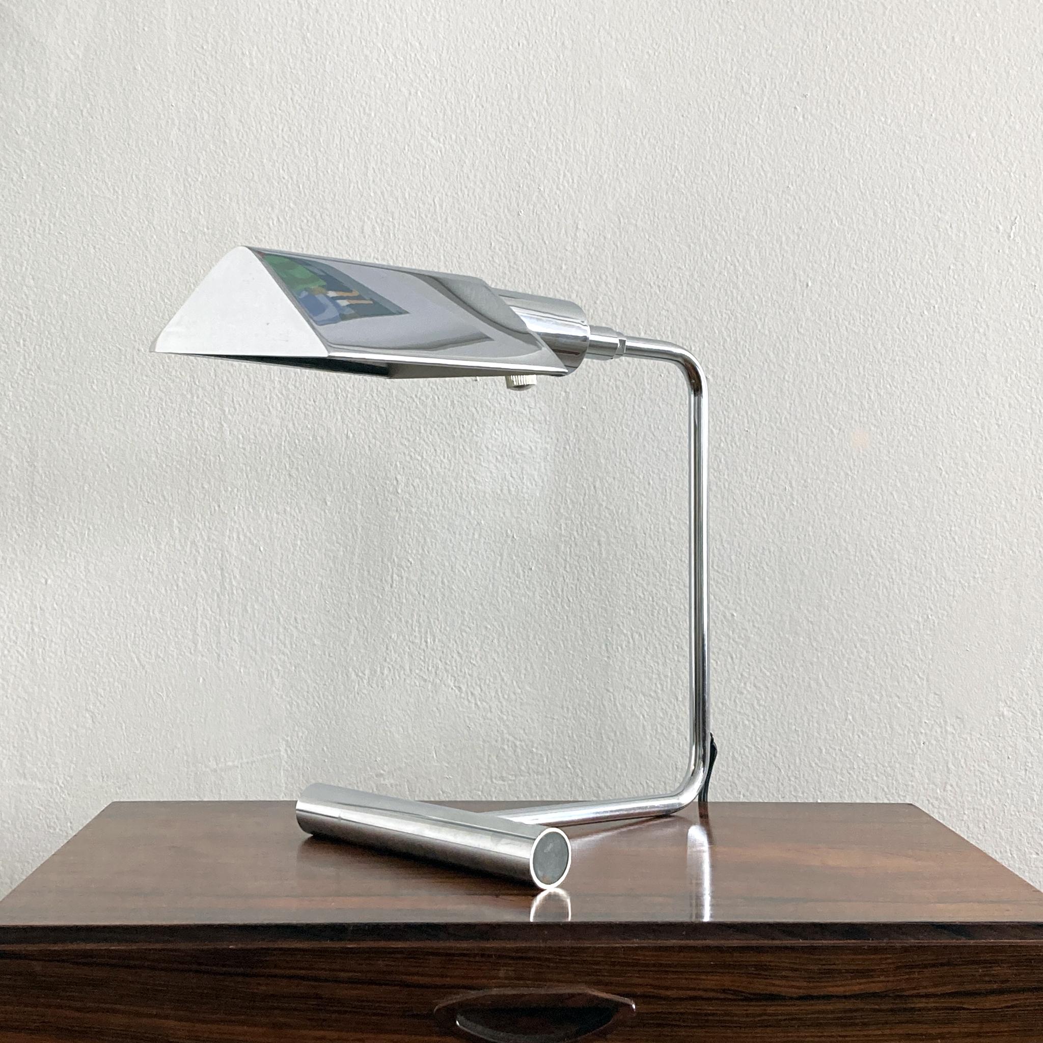 Koch & Lowy for OMI Silver Chrome Reading Desk Lamp, In Working Order, 1960s For Sale 1
