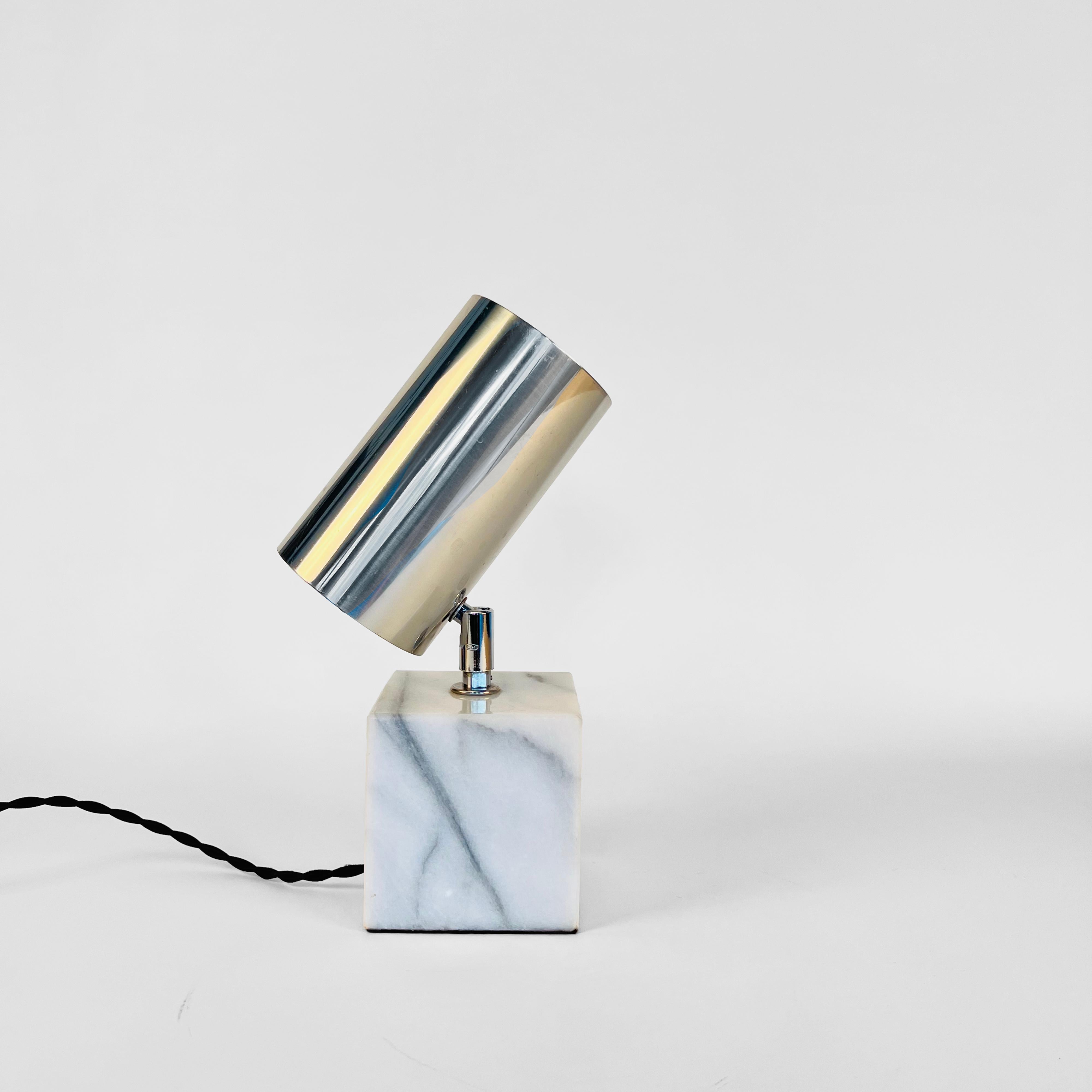 Lampe aus Marmor und Messing von Koch & Lowy (Moderne der Mitte des Jahrhunderts) im Angebot