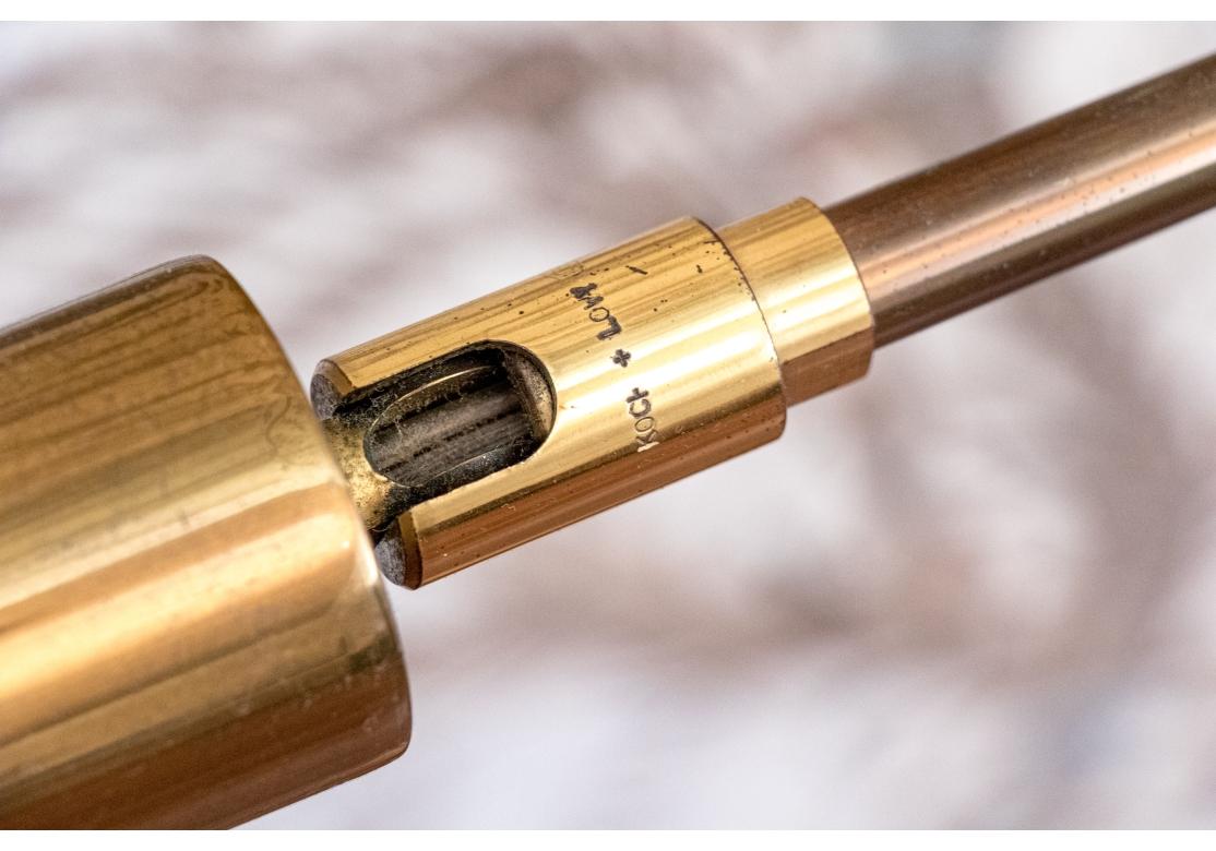 Lámpara de pie de farmacia Koch & Lowy Mid Century Brass Estadounidense en venta