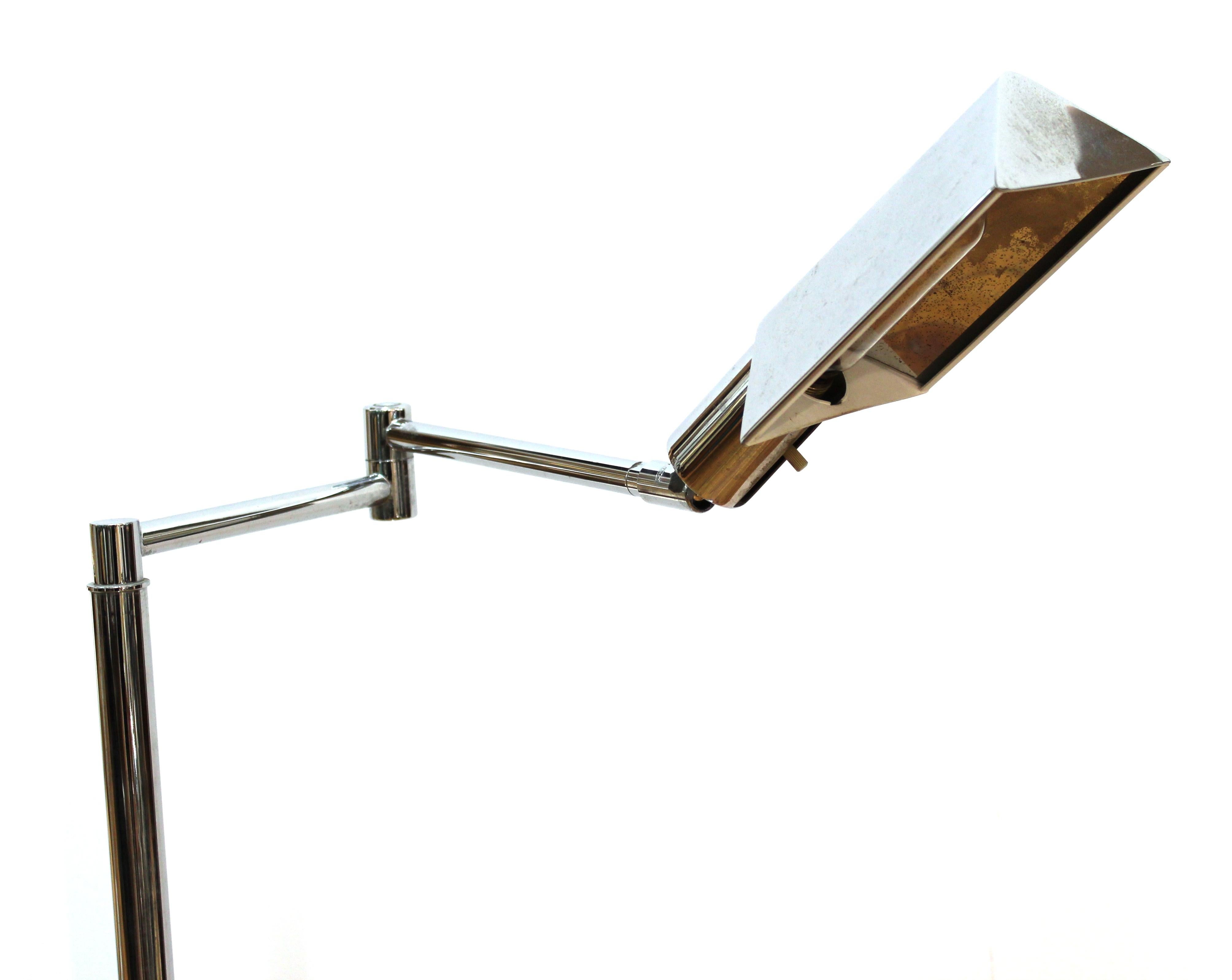 Koch & Lowy Mid-Century Modern Chromed Metal Reading Lamp In Good Condition In New York, NY