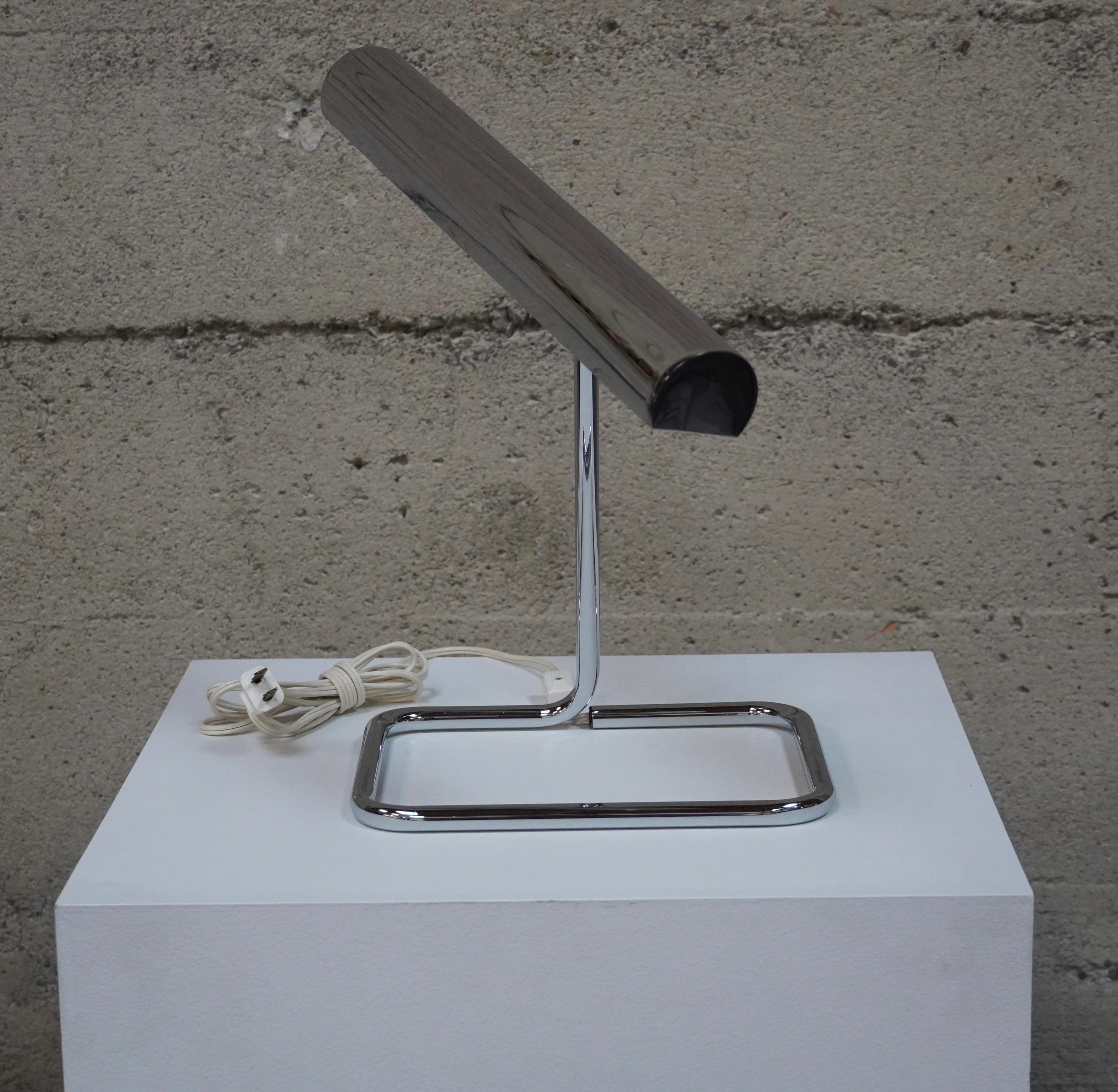 Koch & Lowy Modernist Chrome Table Lamp circa 1970s For Sale 3