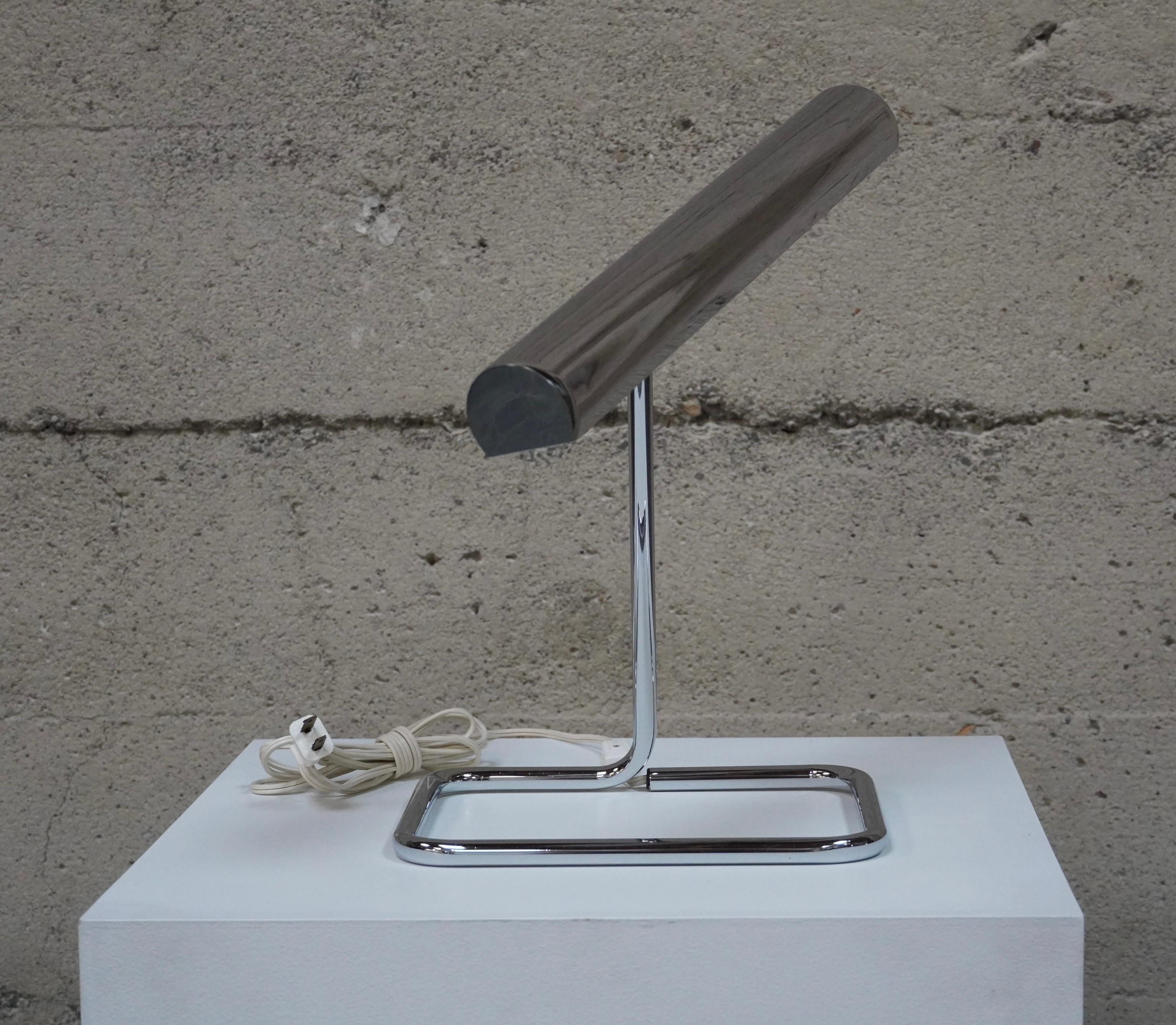 Koch & Lowy Modernist Chrome Table Lamp circa 1970s For Sale 4