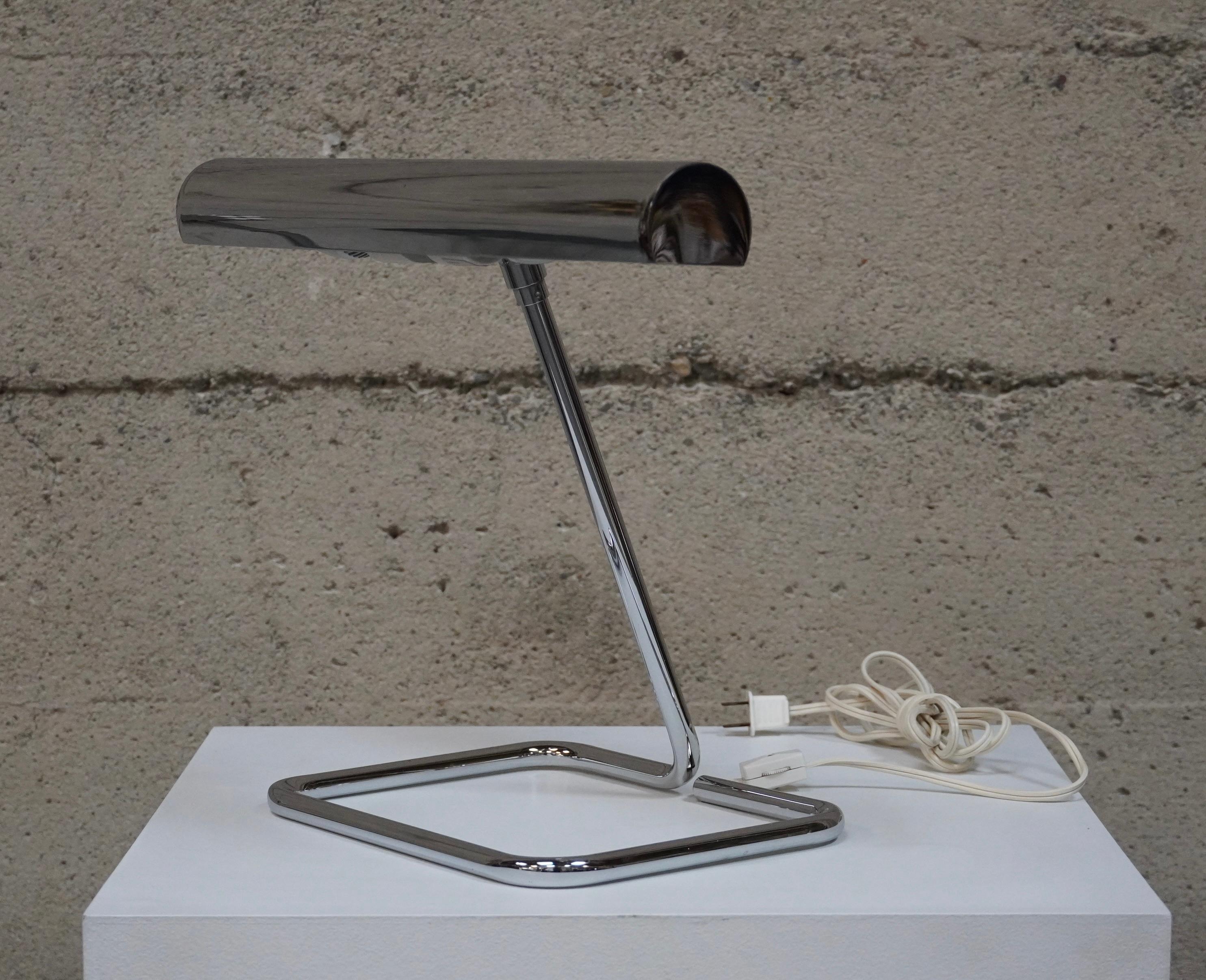 American Koch & Lowy Modernist Chrome Table Lamp circa 1970s For Sale