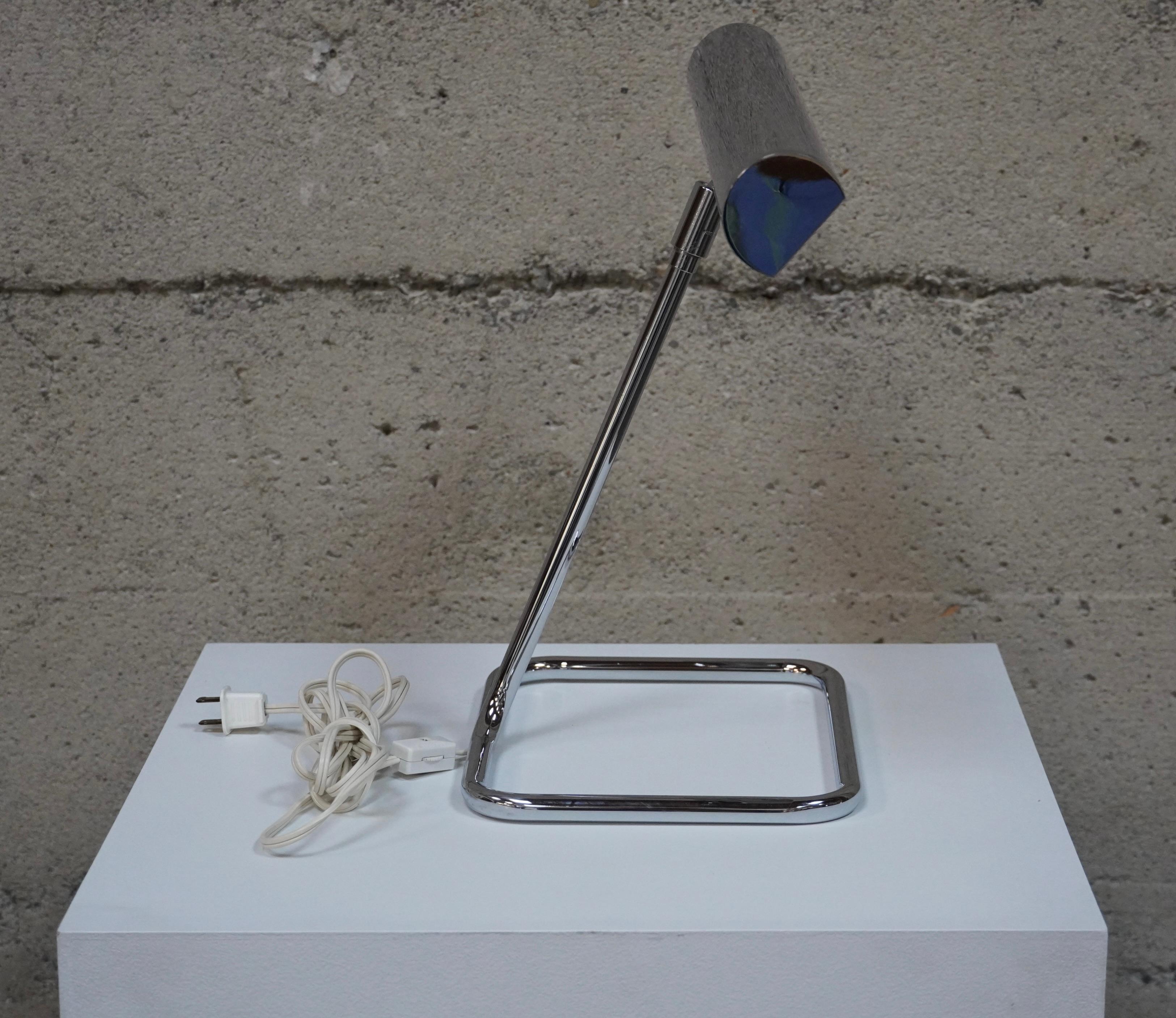 Koch & Lowy Modernist Chrome Table Lamp circa 1970s For Sale 1