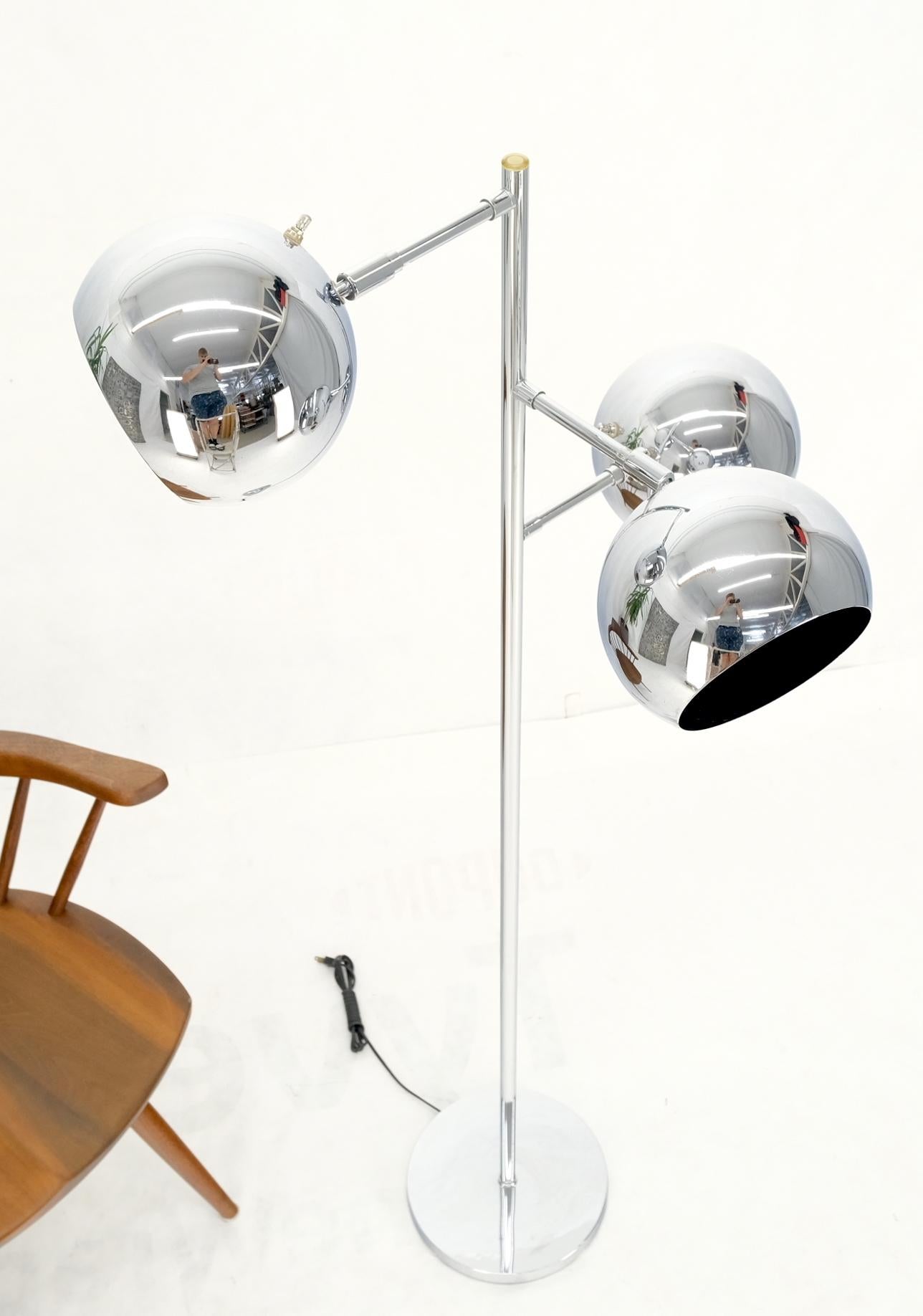 Koch Lowy Three Globe Shades Chrome Floor Lamp Adjustable Light Fixture Mint For Sale 4