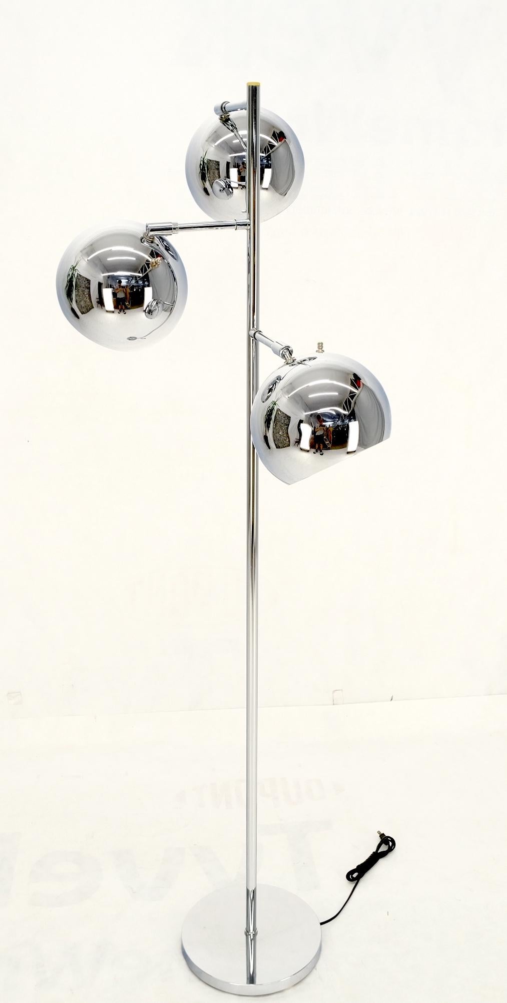 Koch Lowy Three Globe Shades Chrome Floor Lamp Adjustable Light Fixture Mint For Sale 7
