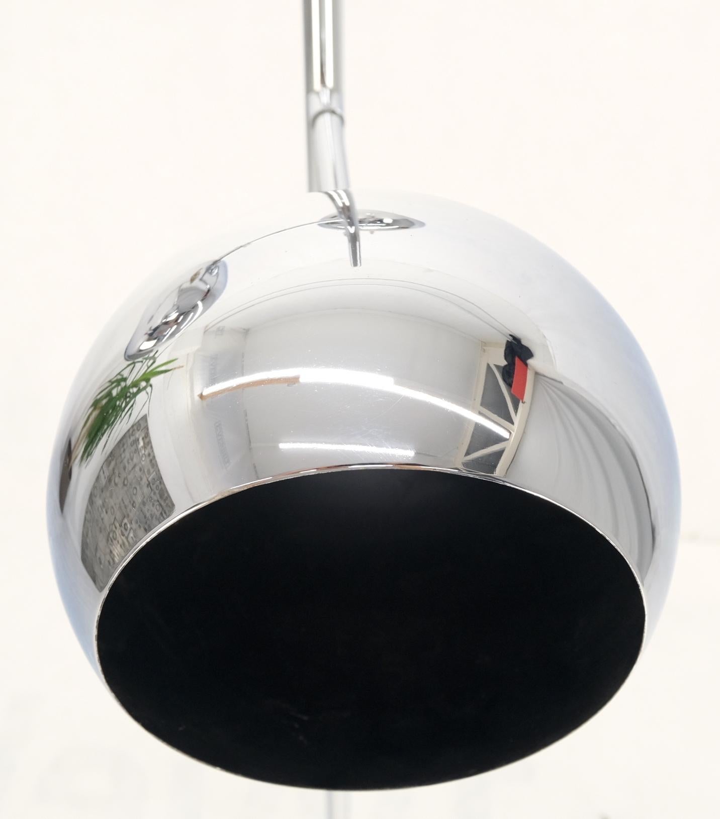 Koch Lowy Drei Globe Shades Chrom Stehlampe Verstellbare Lights Leuchte Mint (amerikanisch) im Angebot