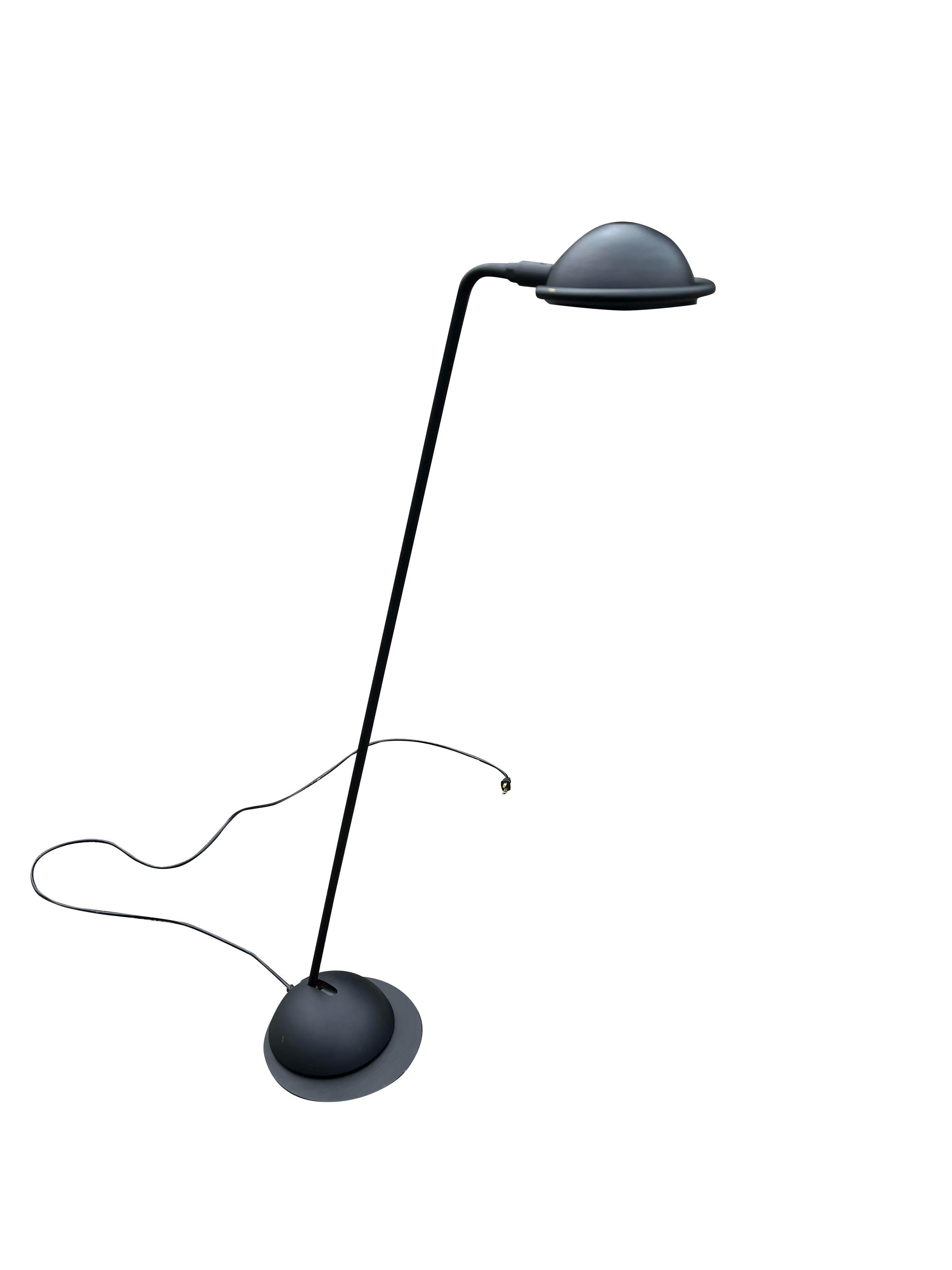 Koch & Lowy Vintage Modern Stehleuchte in Schwarz (Metall) im Angebot