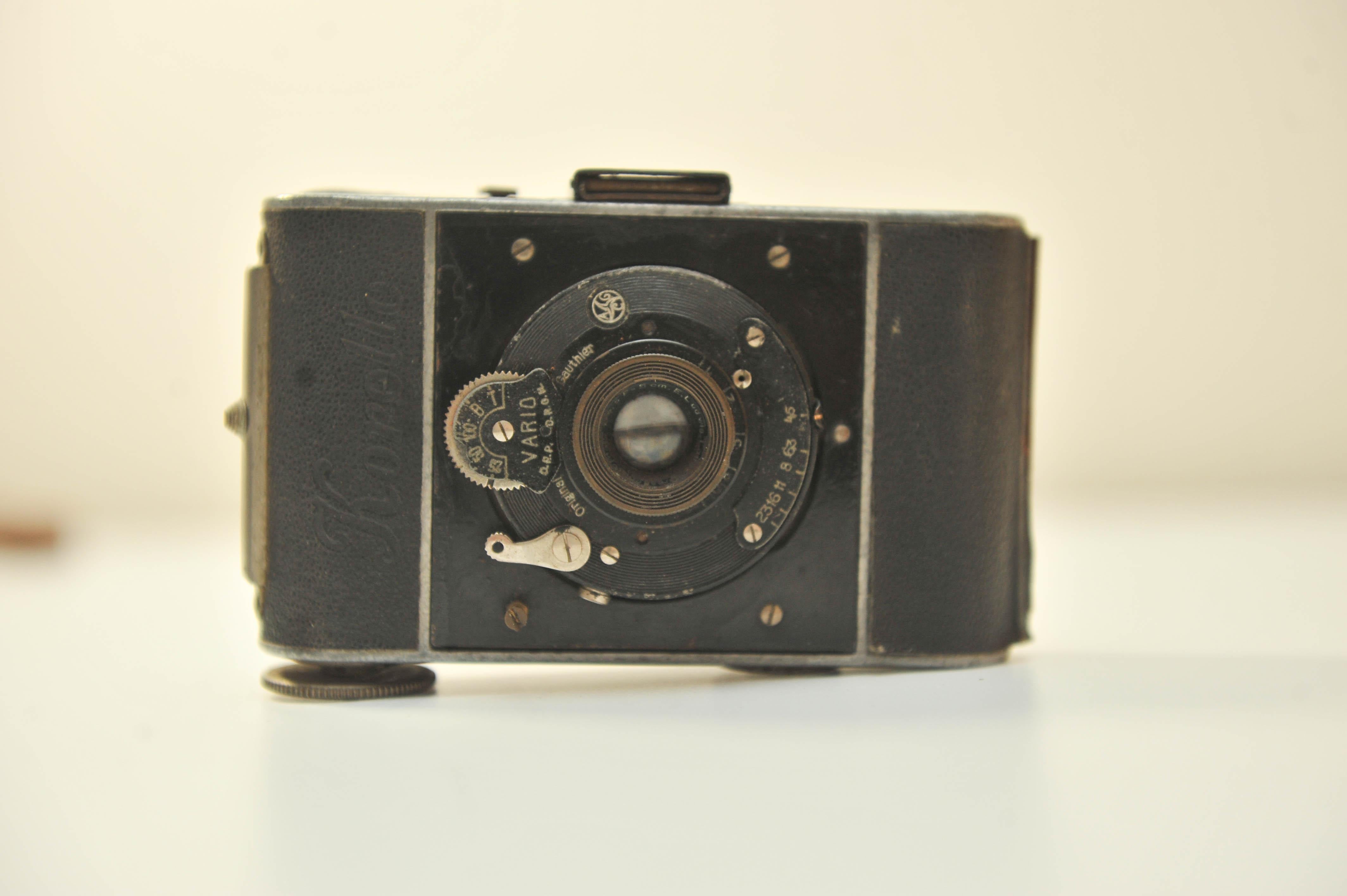 Kochmann Korelle Art Deco German Camera with Vario Leaf Shutter by Gauthier For Sale 1