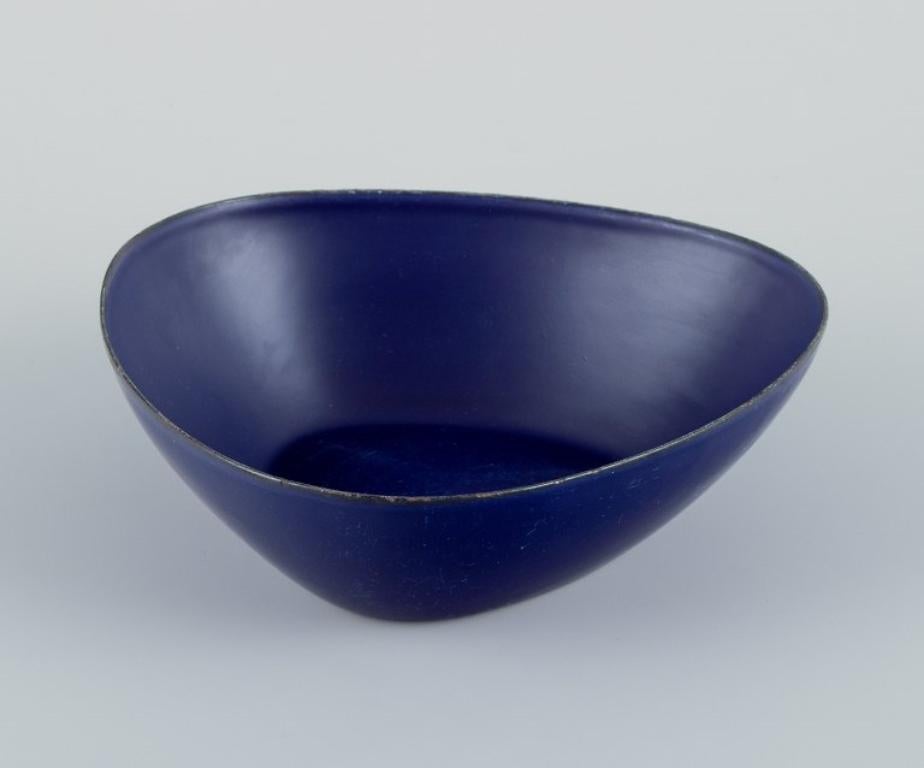 Kockum, Sweden.
A pair of retro metal bowls. Dark blue enamel.
From the 1970s.
In good condition with signs of use, scratches and small chip.
Marked.
Dimensions: Diameter 15.0 cm x Height 4.5 cm.