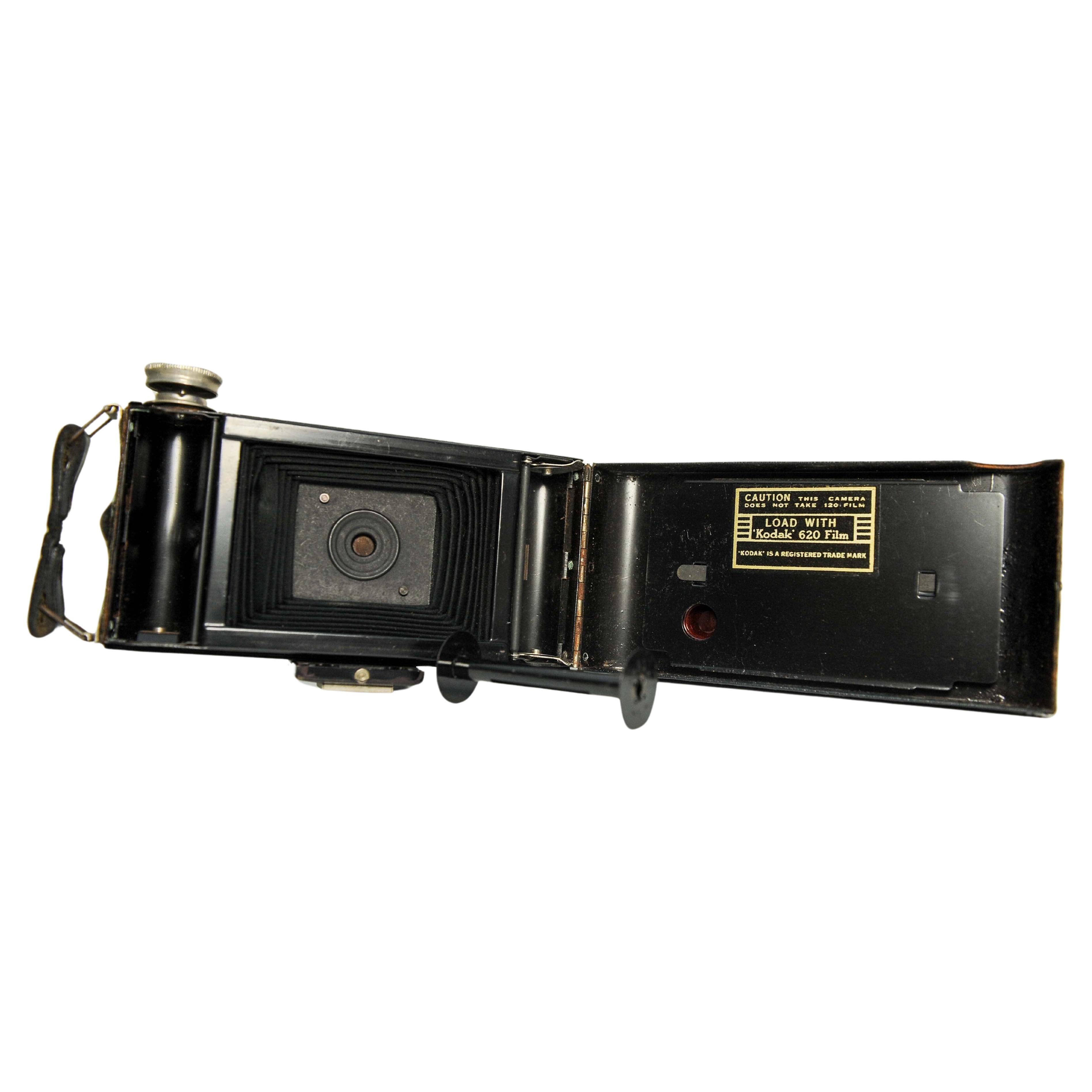 Kodak klappbare Brownie Six-20 mit Kodette II Shutter & Meniscus Lens Hergestellt im Vereinigten Königreich (Mitte des 20. Jahrhunderts) im Angebot
