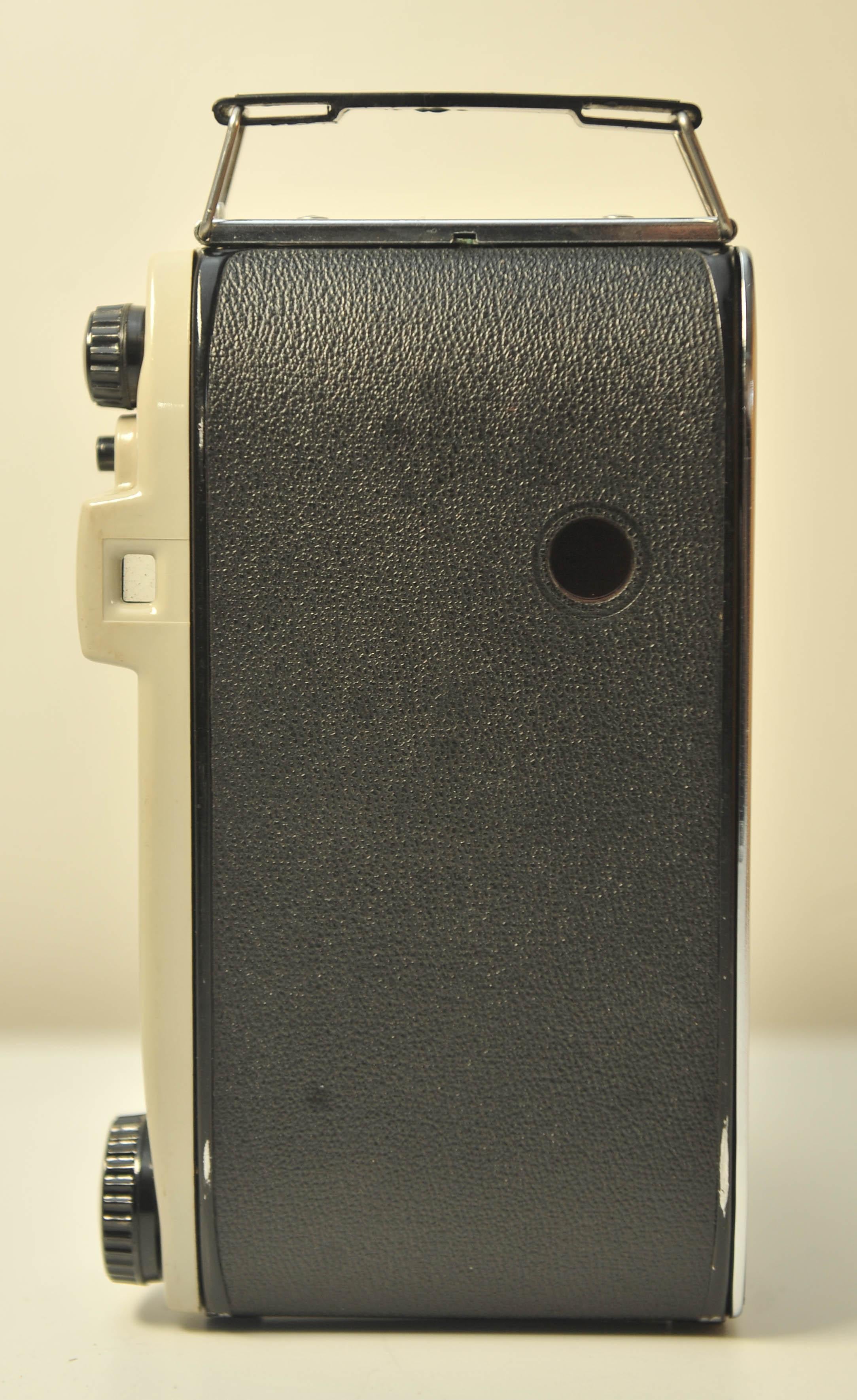 Kodak Junior 1 620 Roll Film Folding Below Camera with Anaston Lens 1954-1959 In Good Condition In High Wycombe, GB