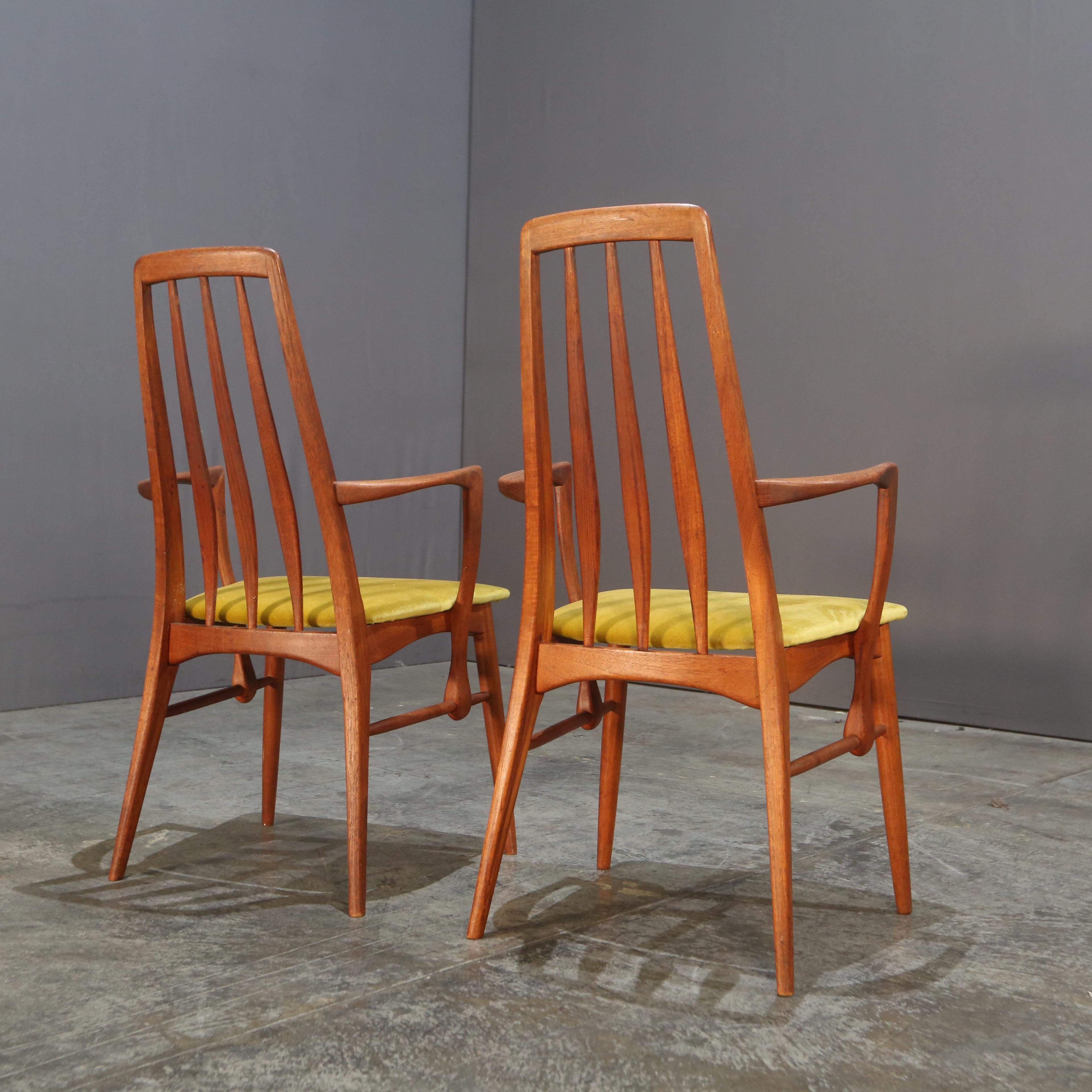 Ti presentiamo le splendide sedie da pranzo Eva del famoso designer Niels Koefoed. Realizzate con materiali di altissima qualità, queste sedie vantano un design elegante e moderno che eleverà qualsiasi spazio da pranzo. Gli schienali curvi e i