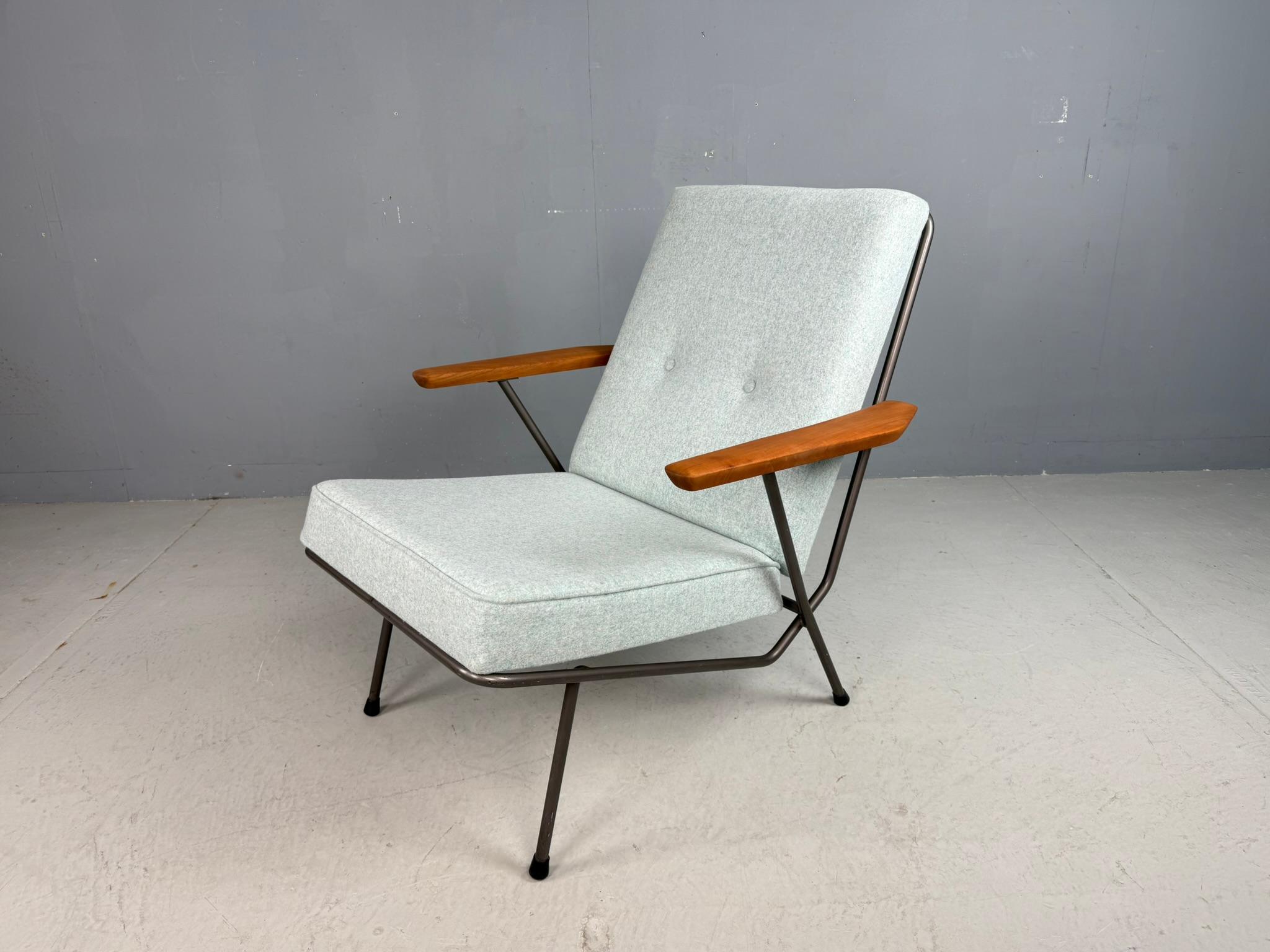 Sillón Koene Oberman con reposabrazos de teca para Gelderland, 1954 Moderno de mediados de siglo en venta