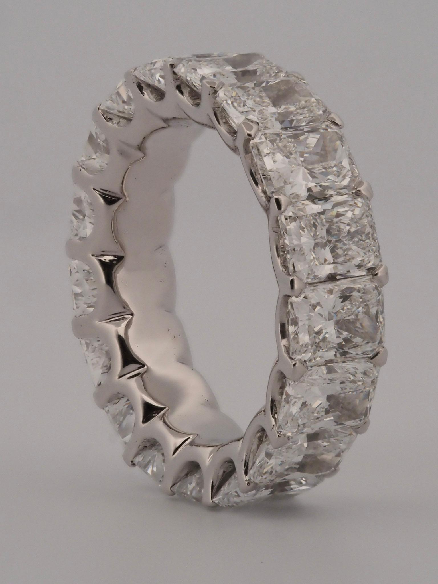 KOENIG Bracelet éternel en or blanc 18 carats - Diamants de taille radiant de 8,70 carats, GIA en vente 8