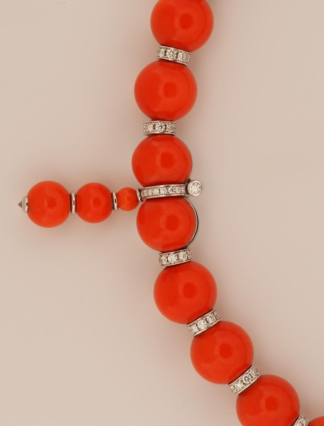 Taille brillant KOENIG - Collier double rangée de corail en vente