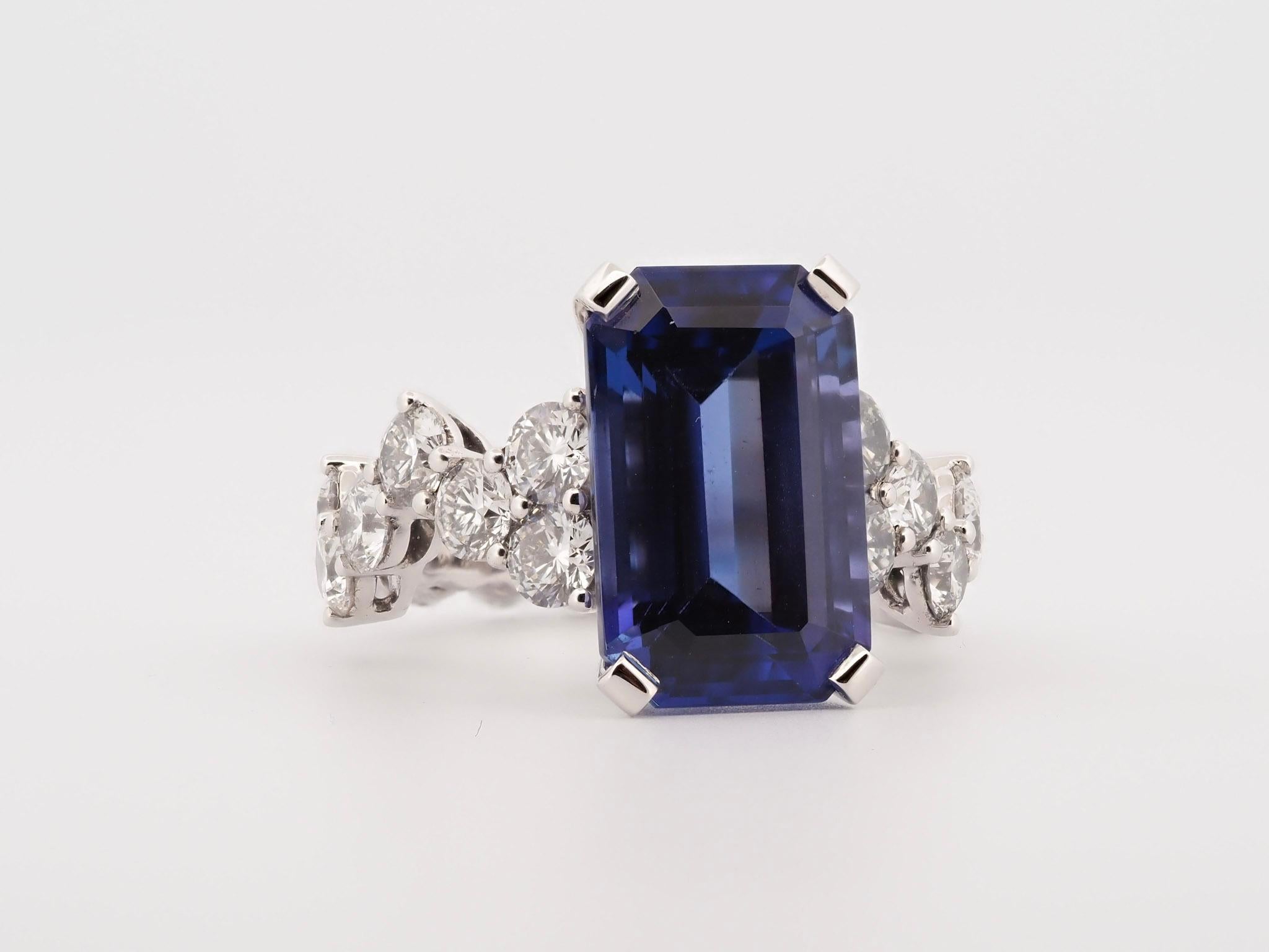 KOENIG Bague exceptionnelle de 8,09 carats de tanzanite et de diamant en vente 7
