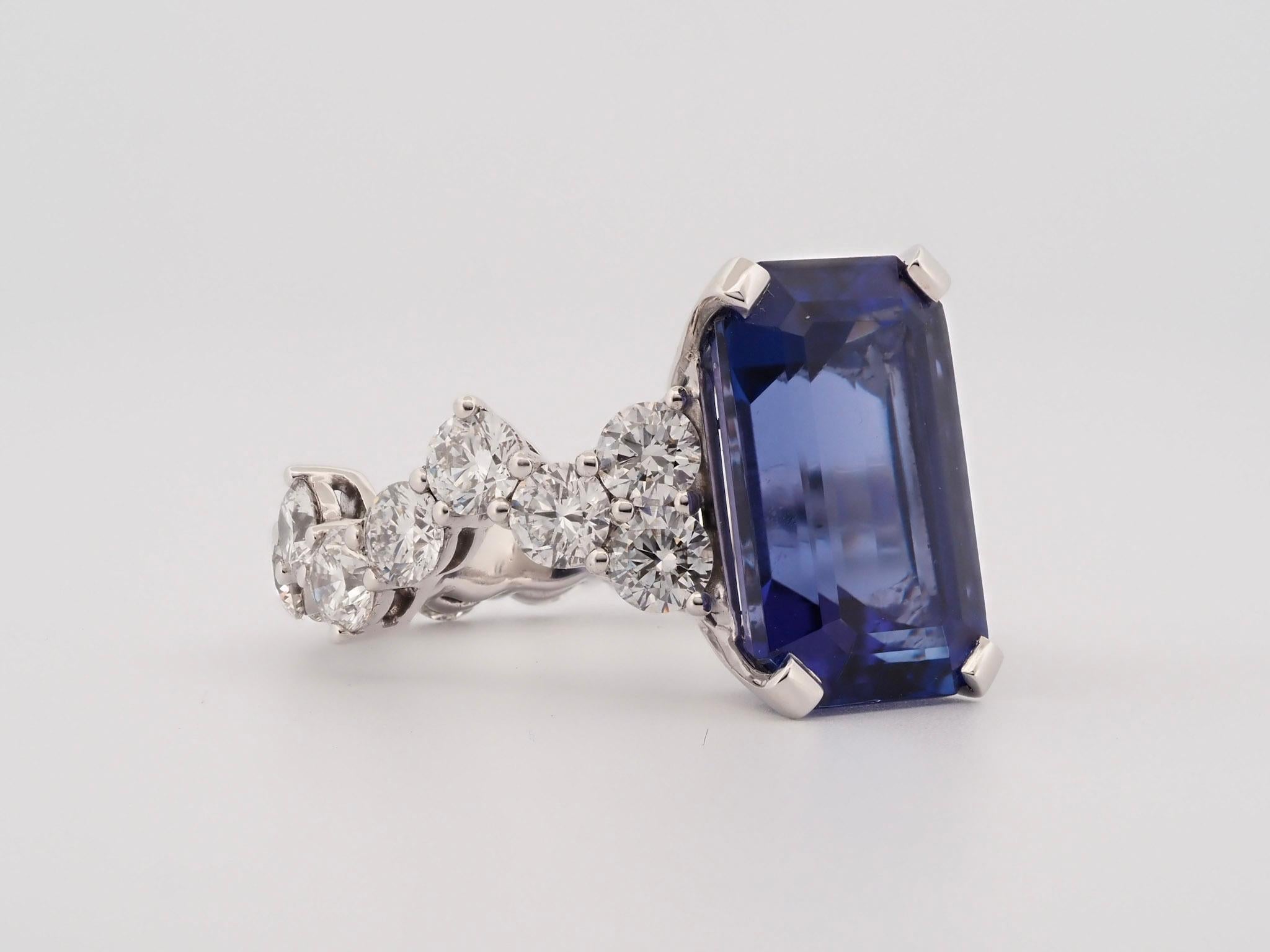 KOENIG Bague exceptionnelle de 8,09 carats de tanzanite et de diamant en vente 1