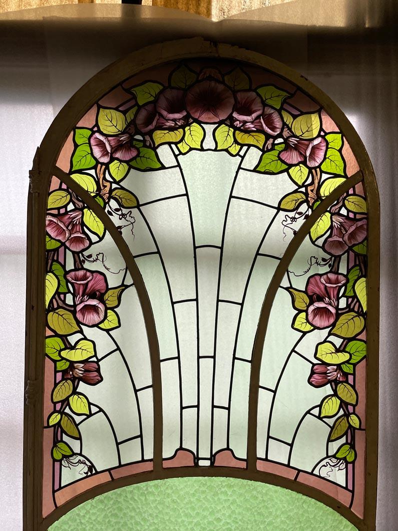 Francese KOENIG & LAFITTE - Vetrata Art Nouveau con conifere in vendita