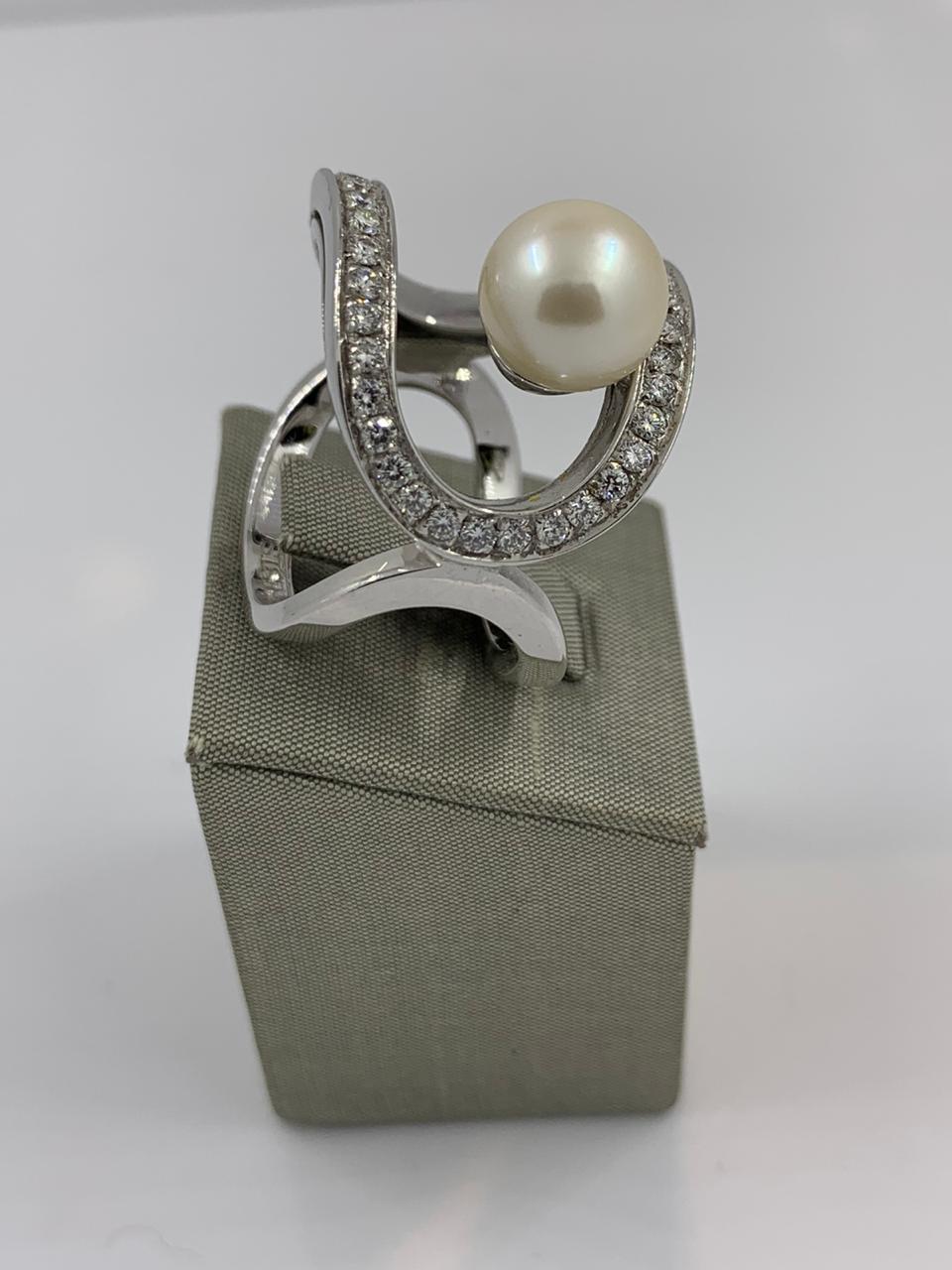 Koesis Ring in White Gold with White Pearl and Diamonds '0.72 Carat' In New Condition In Wilmington, DE