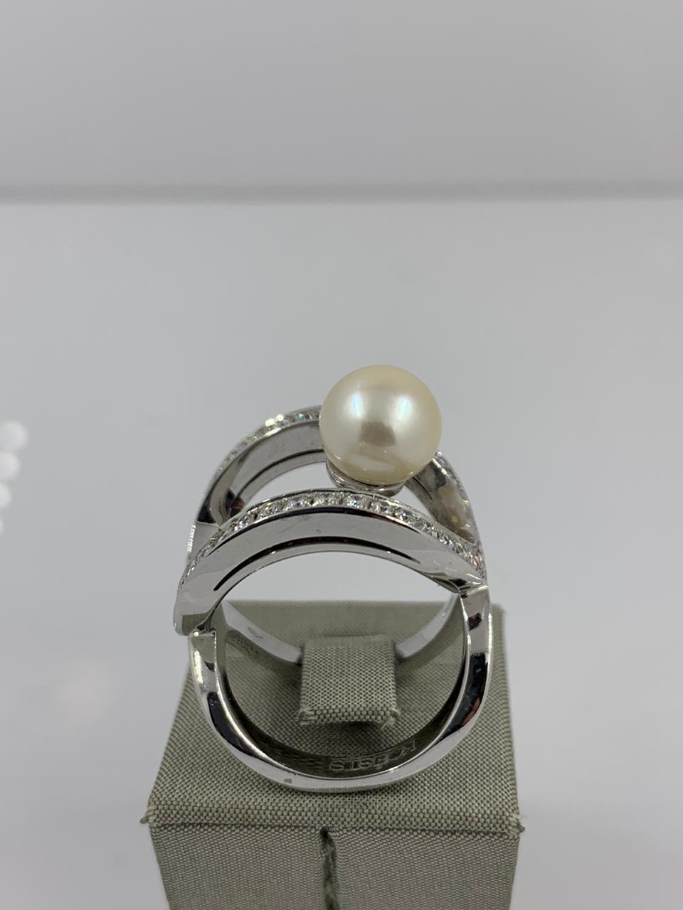 Koesis Ring in White Gold with White Pearl and Diamonds (0.72 ct) - size 7