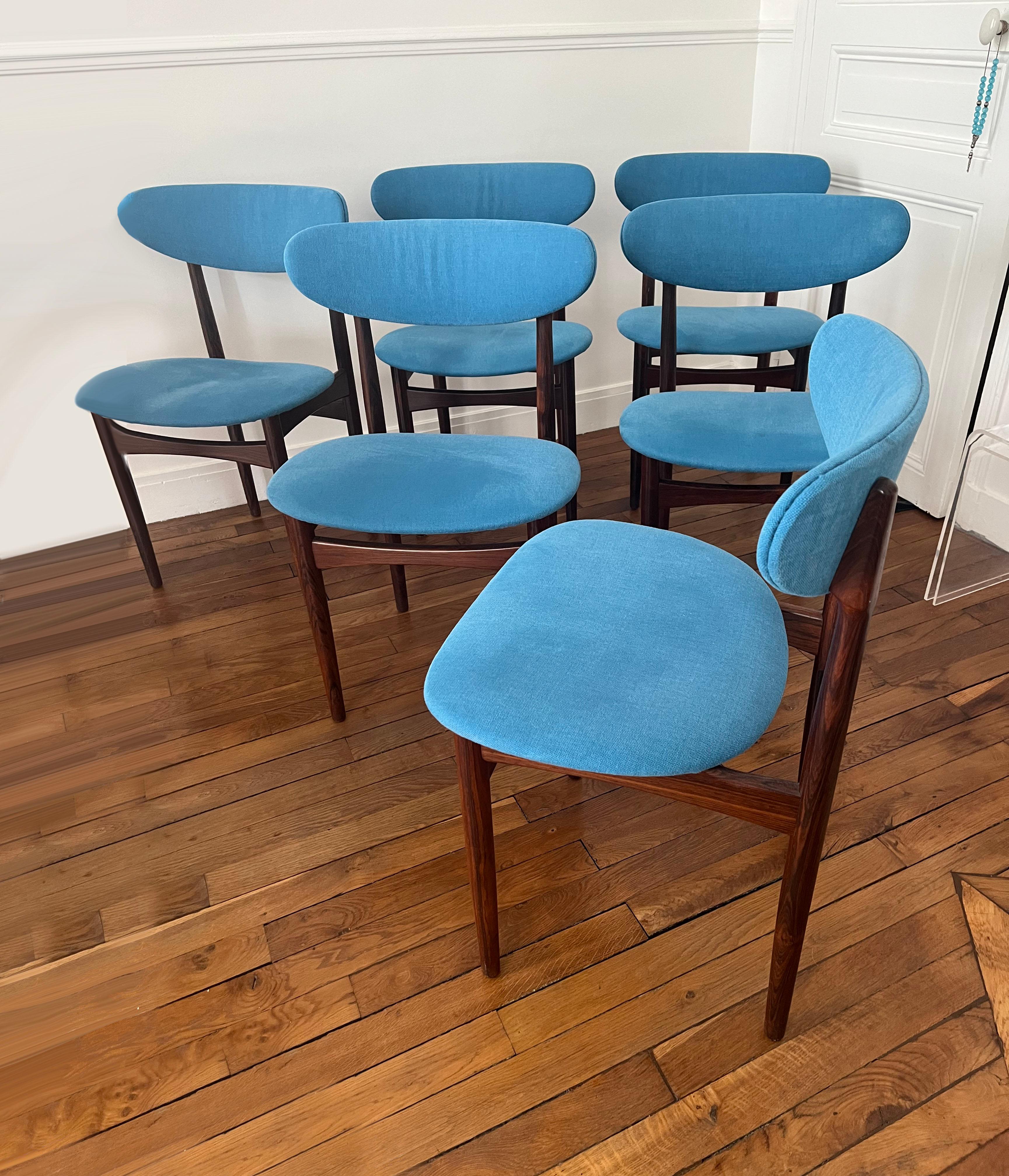Kofod Larsen 
6 chairs 
Rio rosewood and blue fabric
Circa 1971
H 78 x W 49 x D 41 cms 
Very good condition 
2800 euros