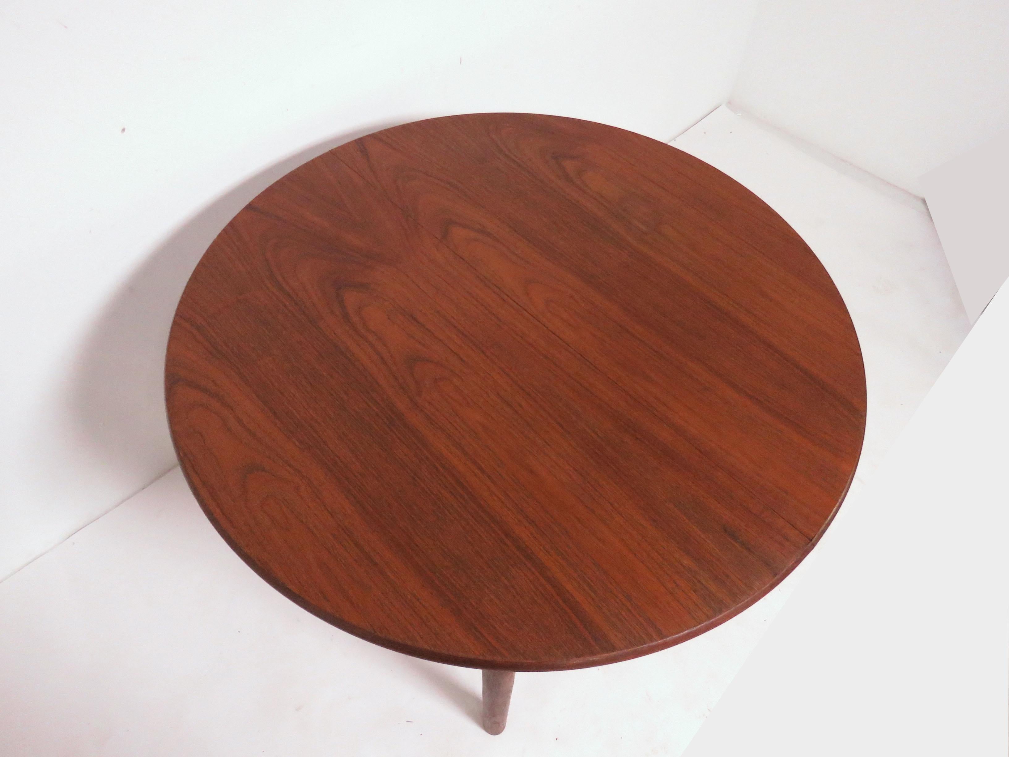 Kofod-Larsen Danish Teak and Padouk Dining Table with Butterfly Leaf In Good Condition In Peabody, MA