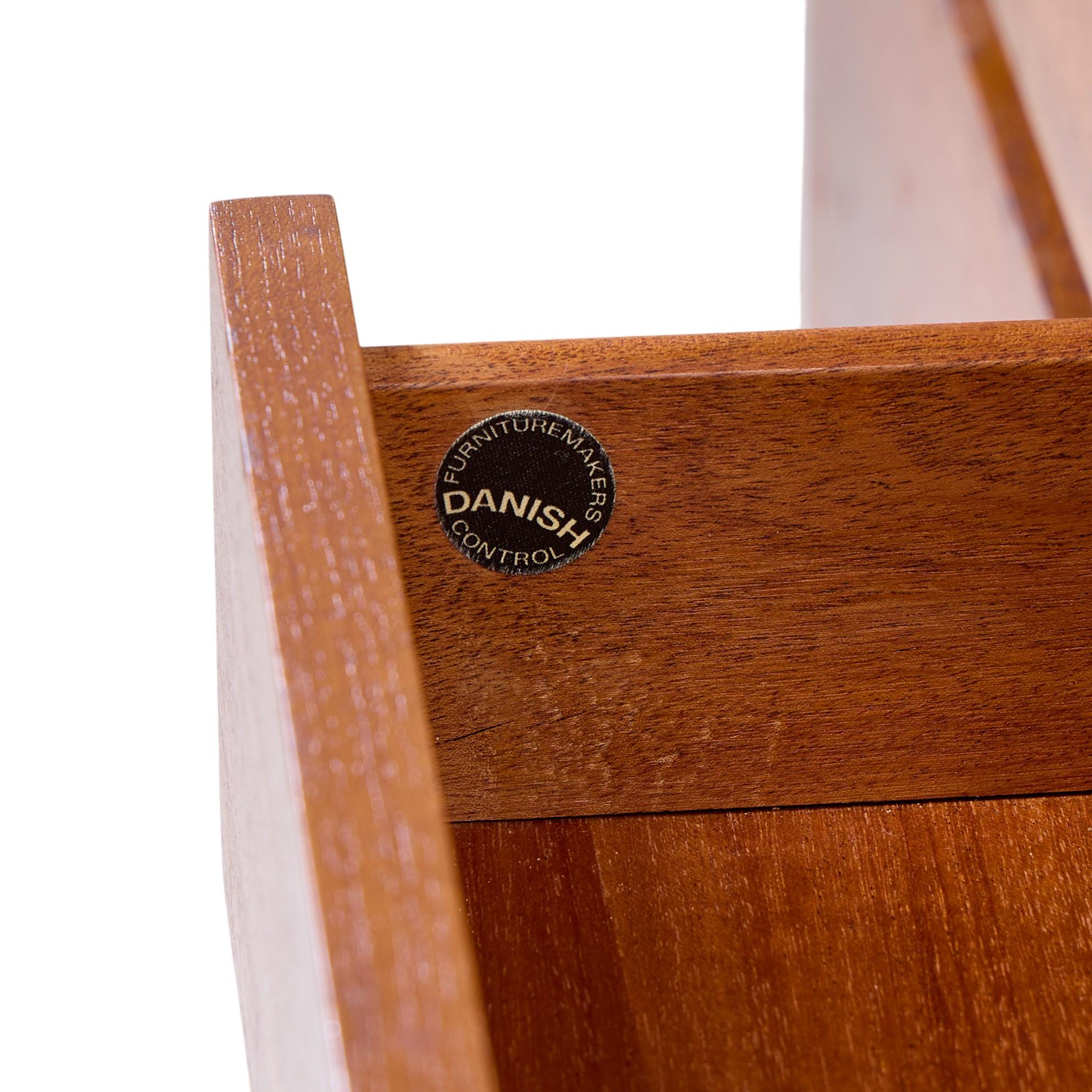 Kofod Larsen für Faarup Møbelfabrik Mid Century Danish Teak Credenza Cabinet im Angebot 4