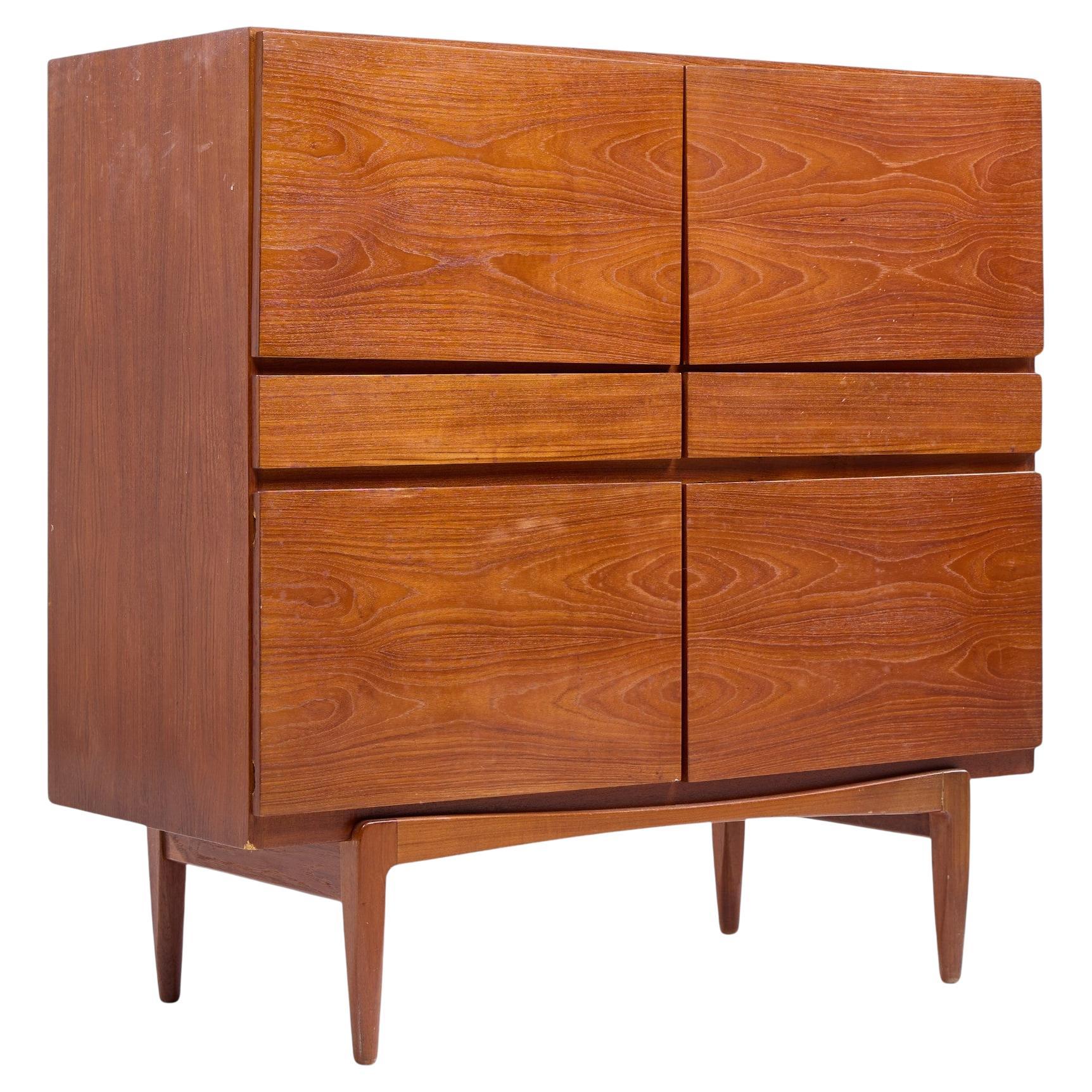 Kofod Larsen für Faarup Møbelfabrik Mid Century Danish Teak Credenza Cabinet im Angebot