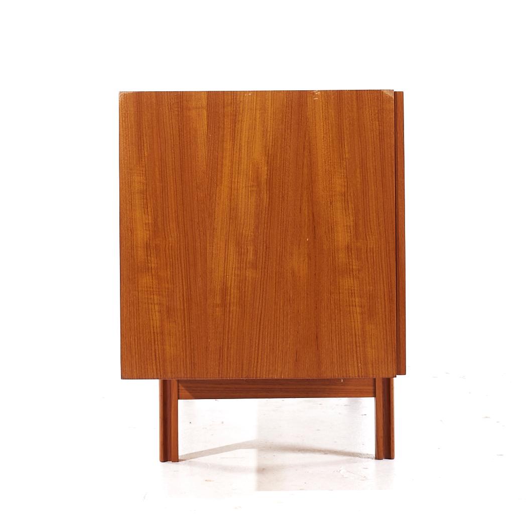Danese Kofod Larsen per Faarup Møbelfabrik Credenza danese di metà secolo in teak in vendita