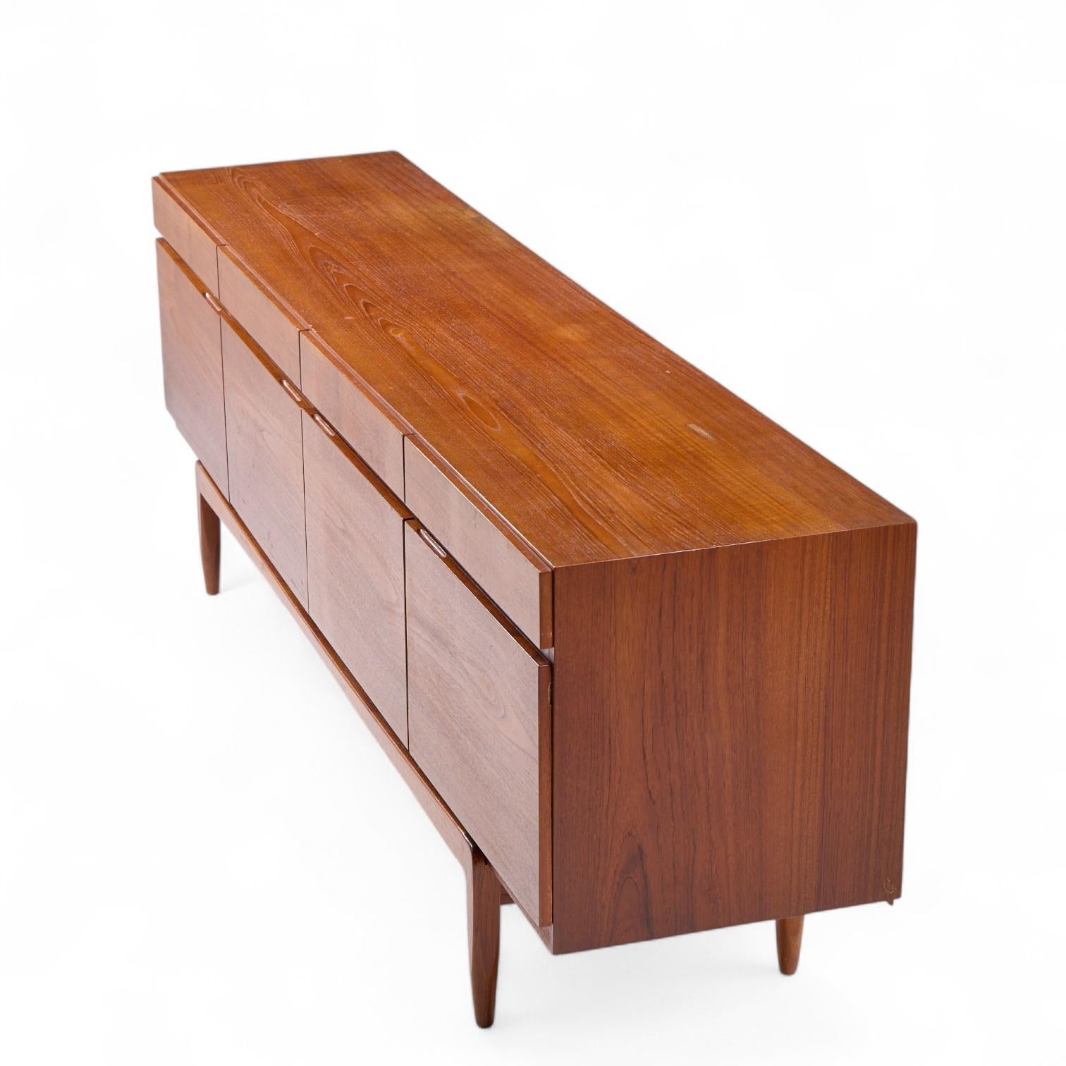 Kofod Larsen for Faarup Møbelfabrik Model 66 Mid Century Danish Teak Credenza For Sale 7