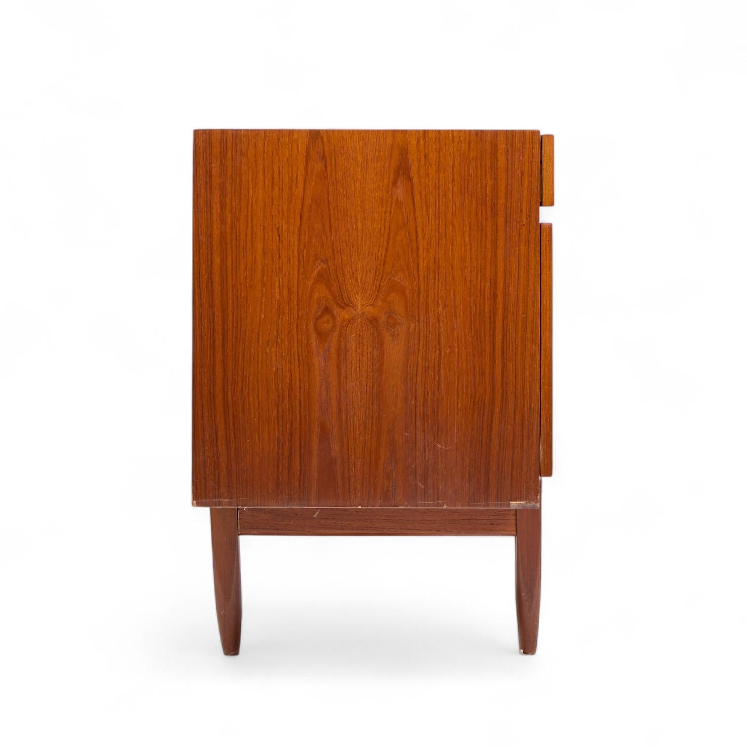 Kofod Larsen for Faarup Møbelfabrik Model 66 Mid Century Danish Teak Credenza In Good Condition For Sale In Franklin Park, IL