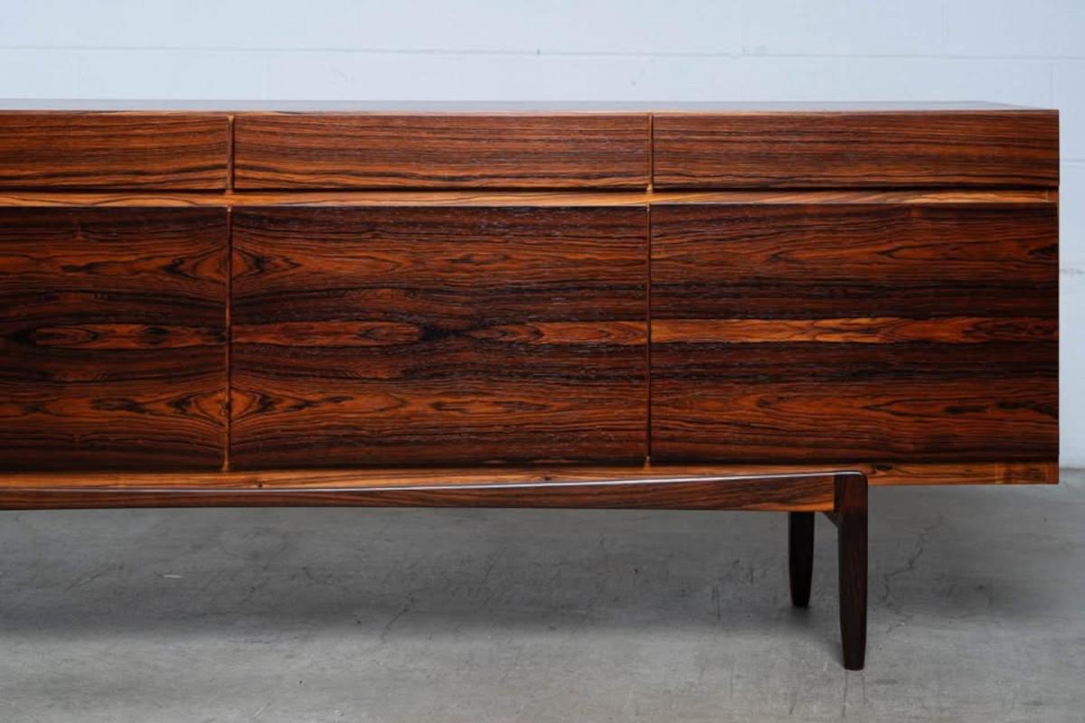 Mid-Century Modern Kofod Larsen pour Faarup Møbelfabrik Modèle FA-66 Crédence en vente