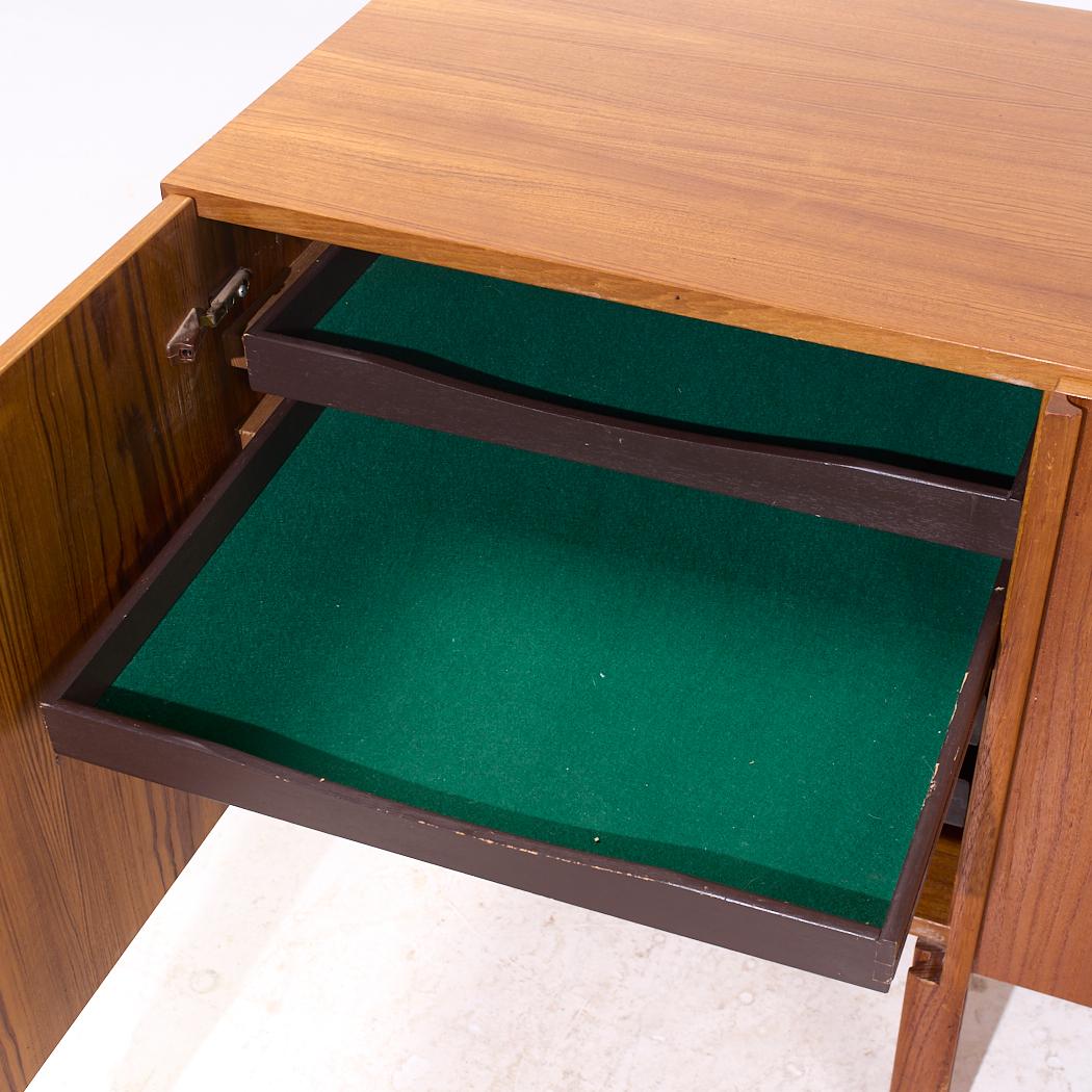 Teak Credenza in teak danese di Kofod Larsen per Faarup Mobelfabrik in vendita