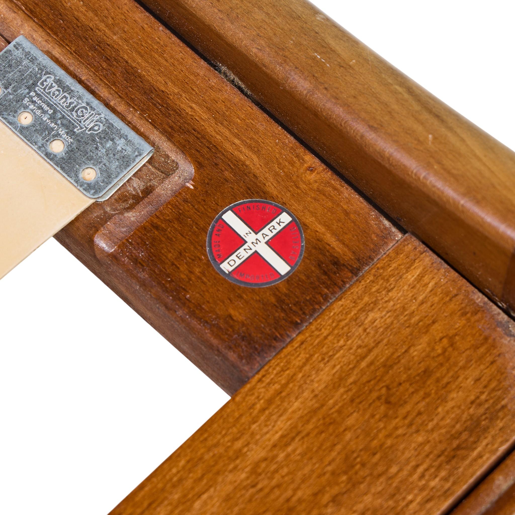 Kofod Larsen for Selig Mid Century Danish Walnut Lounge Chair and Ottoman en vente 4