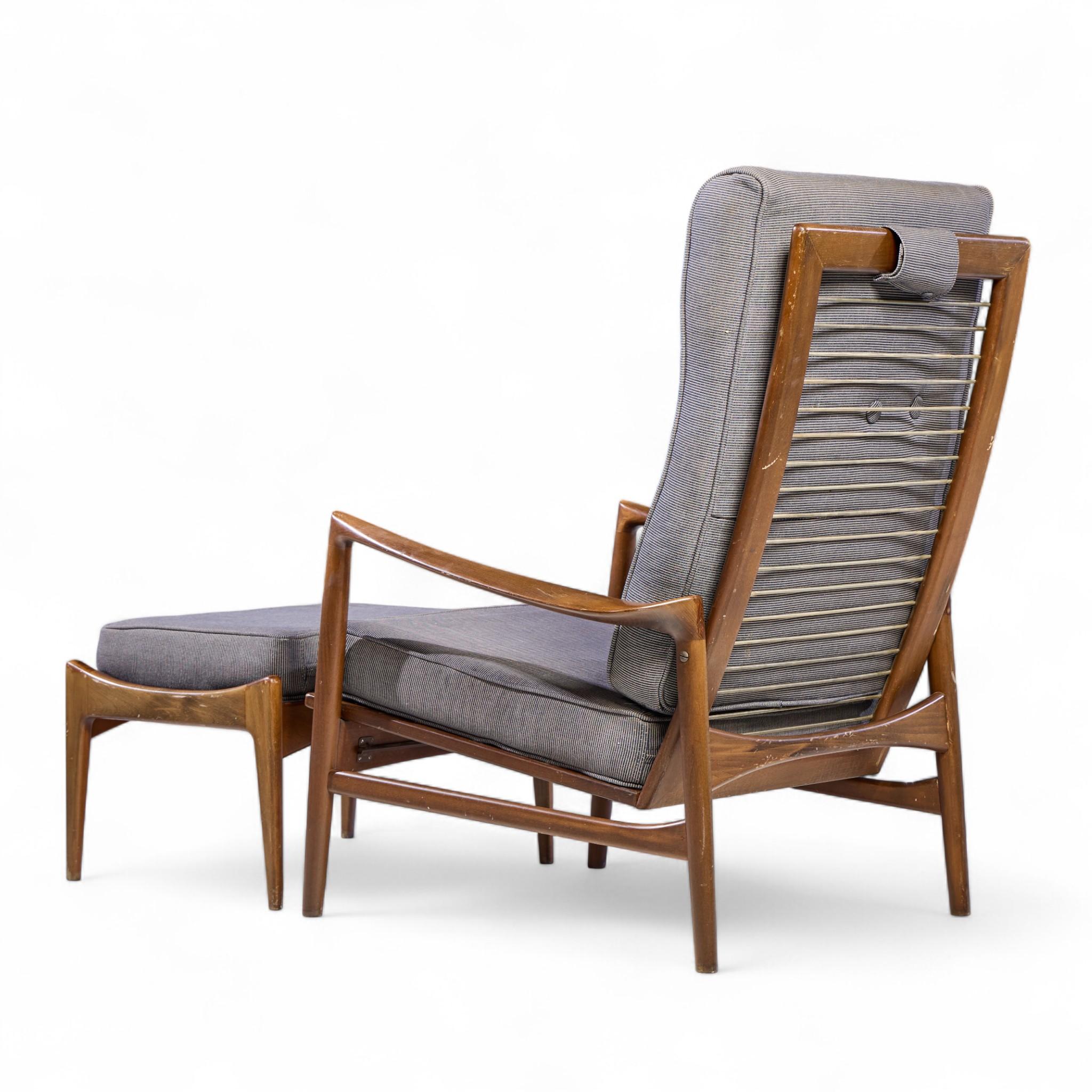 20ième siècle Kofod Larsen for Selig Mid Century Danish Walnut Lounge Chair and Ottoman en vente