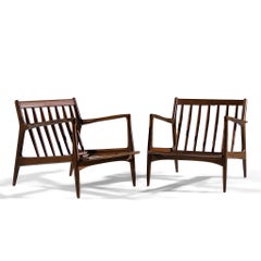 Chaises longues en noyer danoises du milieu du siècle de Kofod Larsen for Selig - Paire