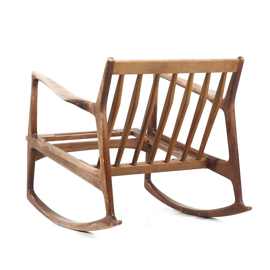Kofod Larsen for Selig Mid Century Danish Walnut Rocking Lounge Chair For Sale 2