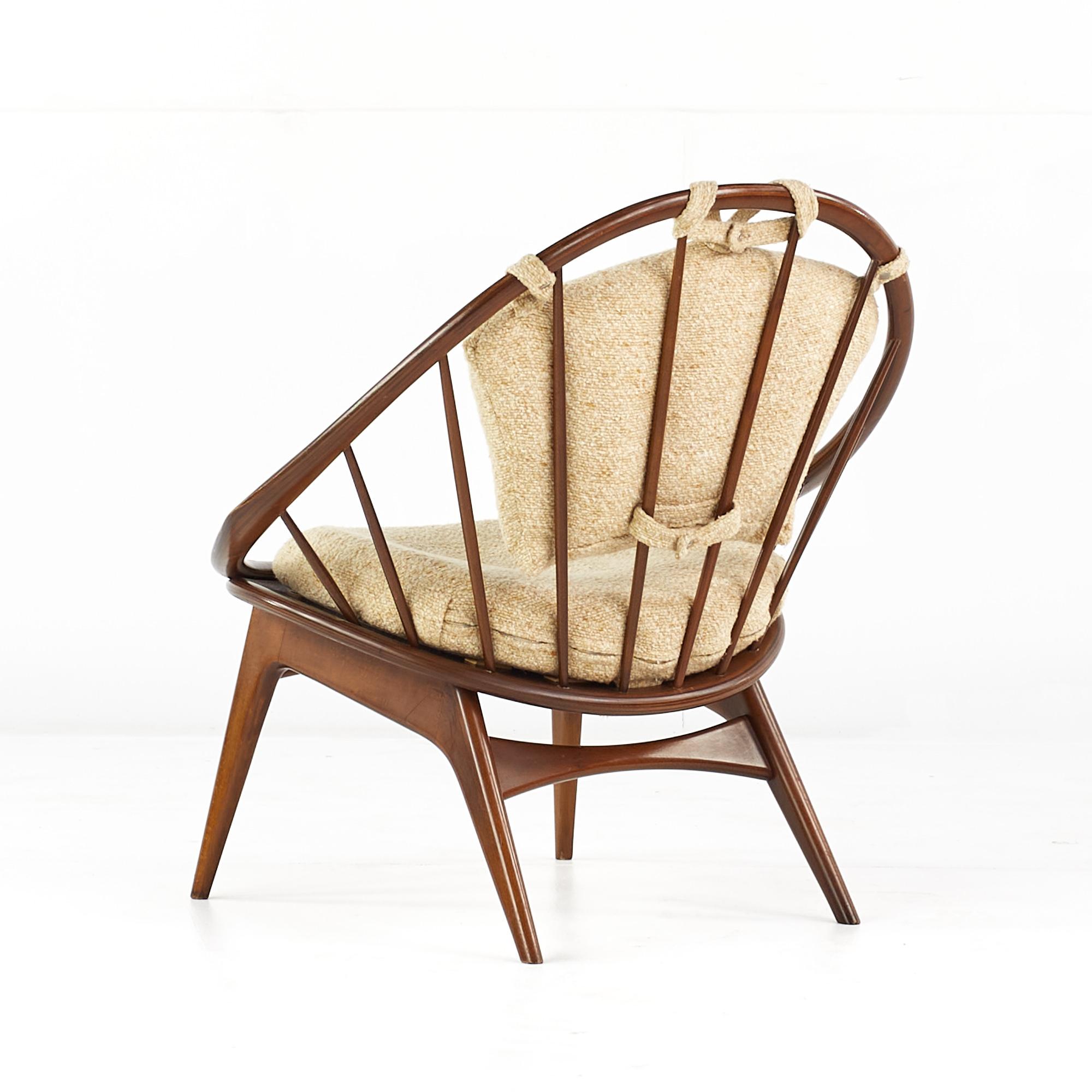 Kofod Larsen for Selig Mid-Century Walnut Peacock Chair In Good Condition For Sale In Countryside, IL