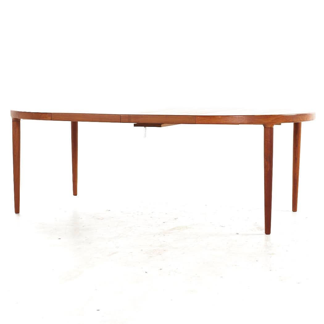 SOLD 07/31/23 Kofod Larsen MCM Danish Teak Expanding Dining Table with 3 Leaves For Sale 7