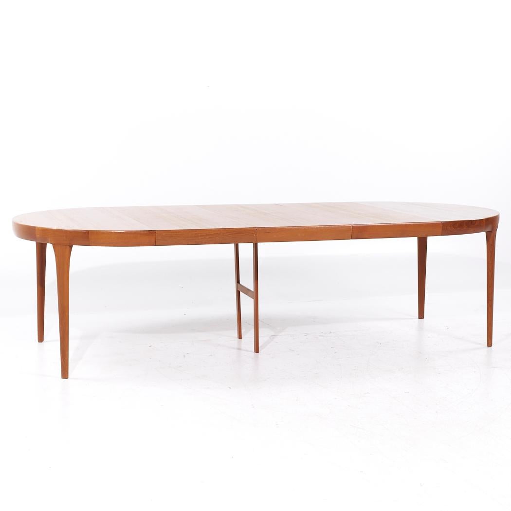 Kofod Larsen Mid Century Danish Teak Expanding Dining Table with 3 Leaves For Sale 8