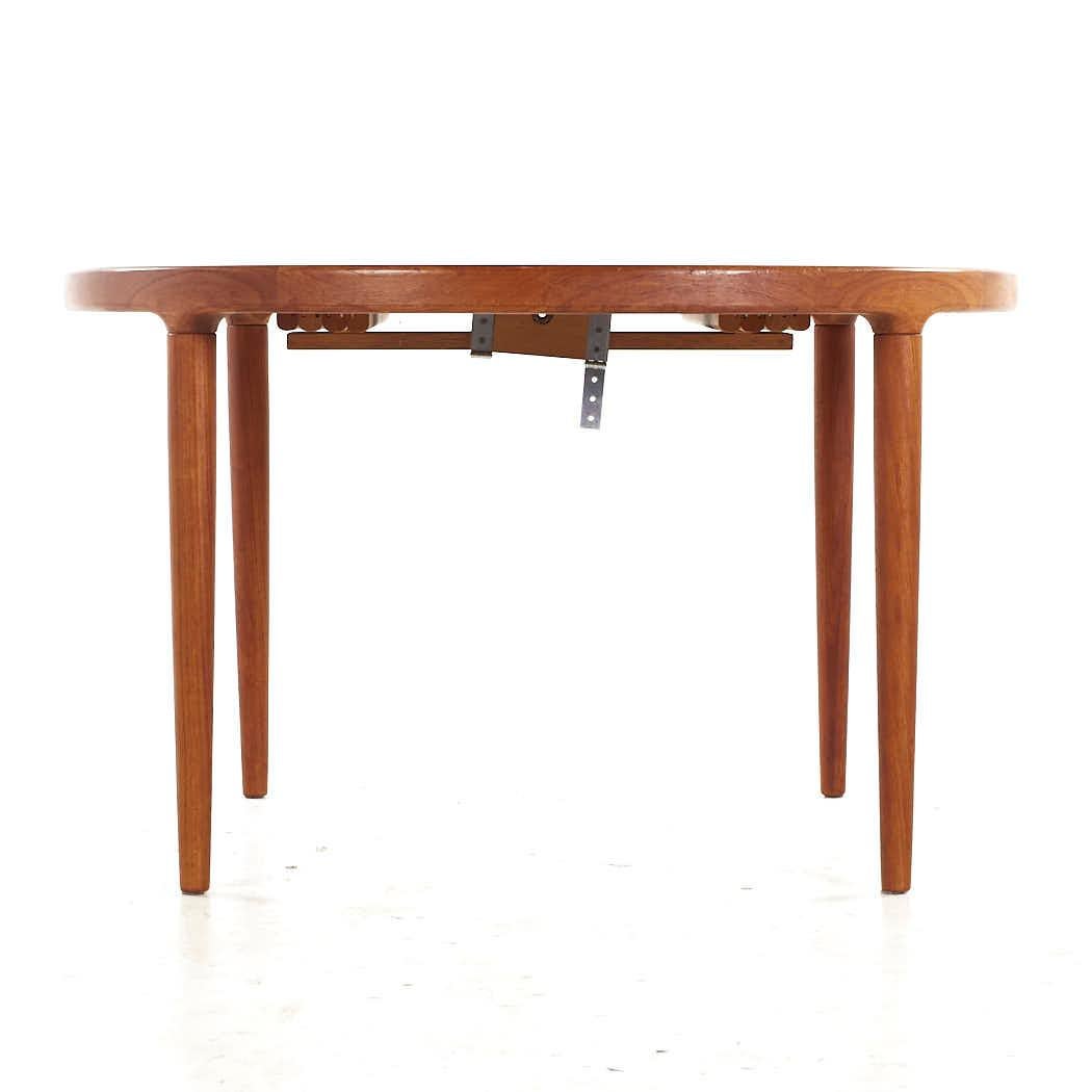 SOLD 07/31/23 Kofod Larsen MCM Danish Teak Expanding Dining Table with 3 Leaves In Good Condition For Sale In Countryside, IL