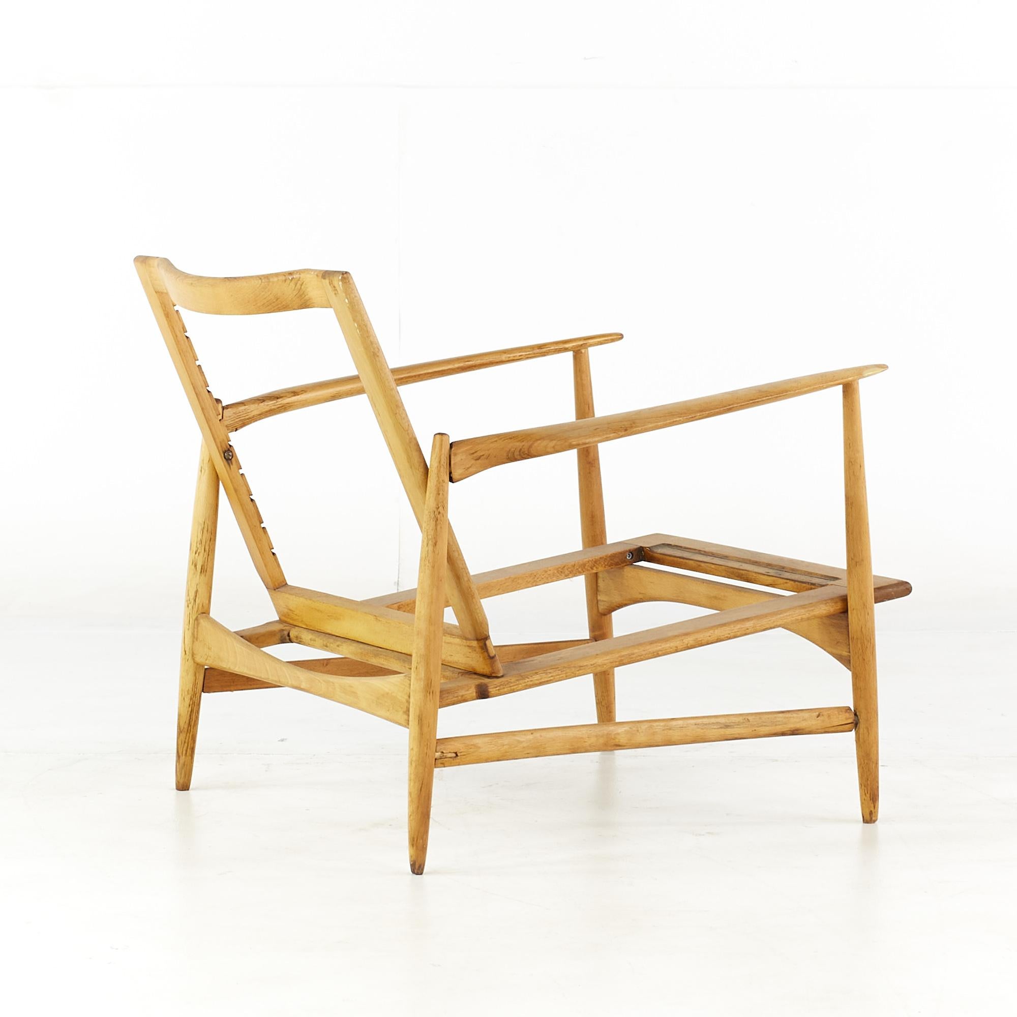 Kofod Larsen Mid Century Danish Walnut Lounge Chair Frame In Good Condition For Sale In Countryside, IL