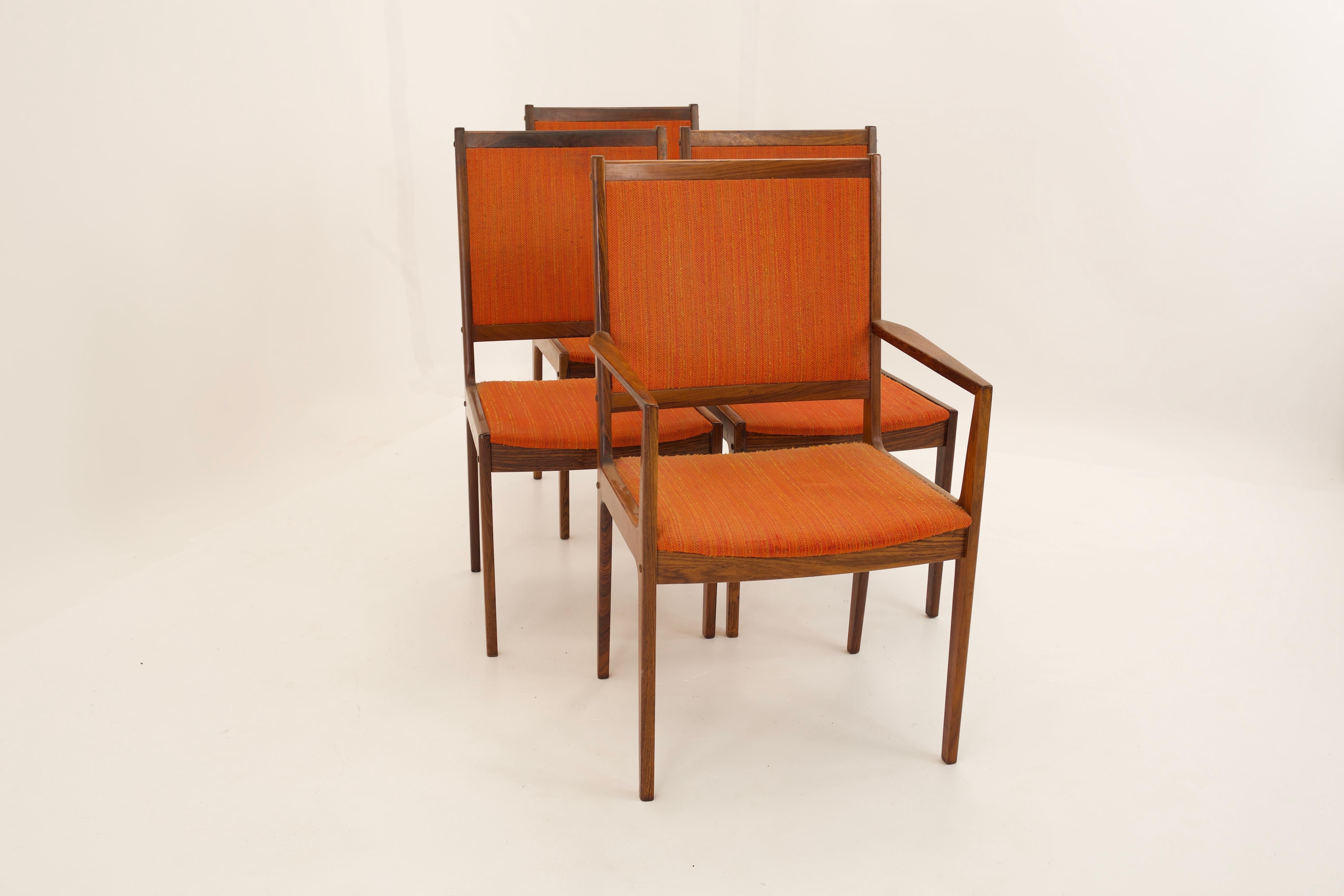Kofod Larsen Mid Century Rosewood Highback Dining Chairs, Set of 6 In Excellent Condition For Sale In Countryside, IL