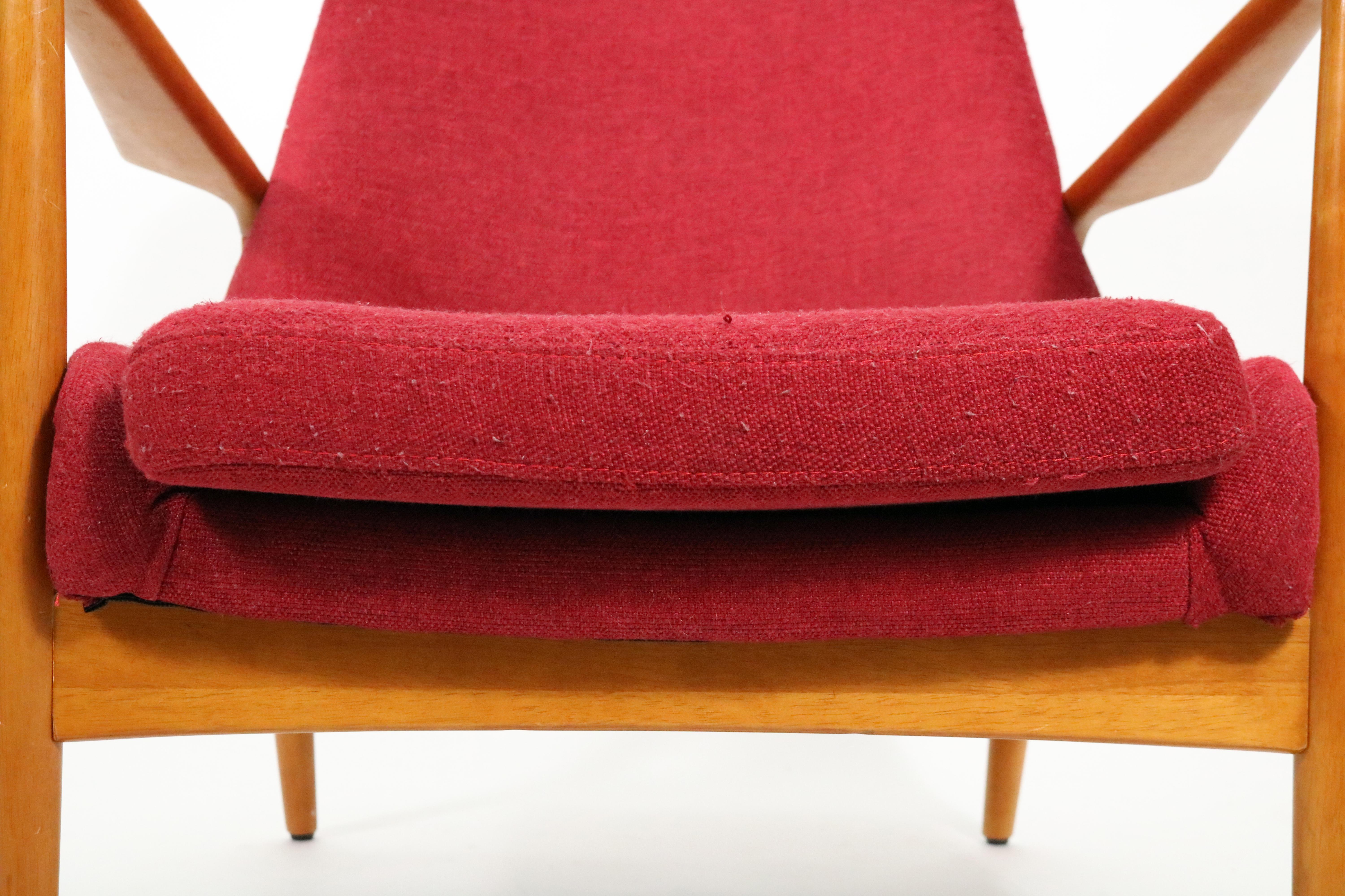 Kofod-Larsen Style Shield of California Lounge Chair in Honey Walnut 6