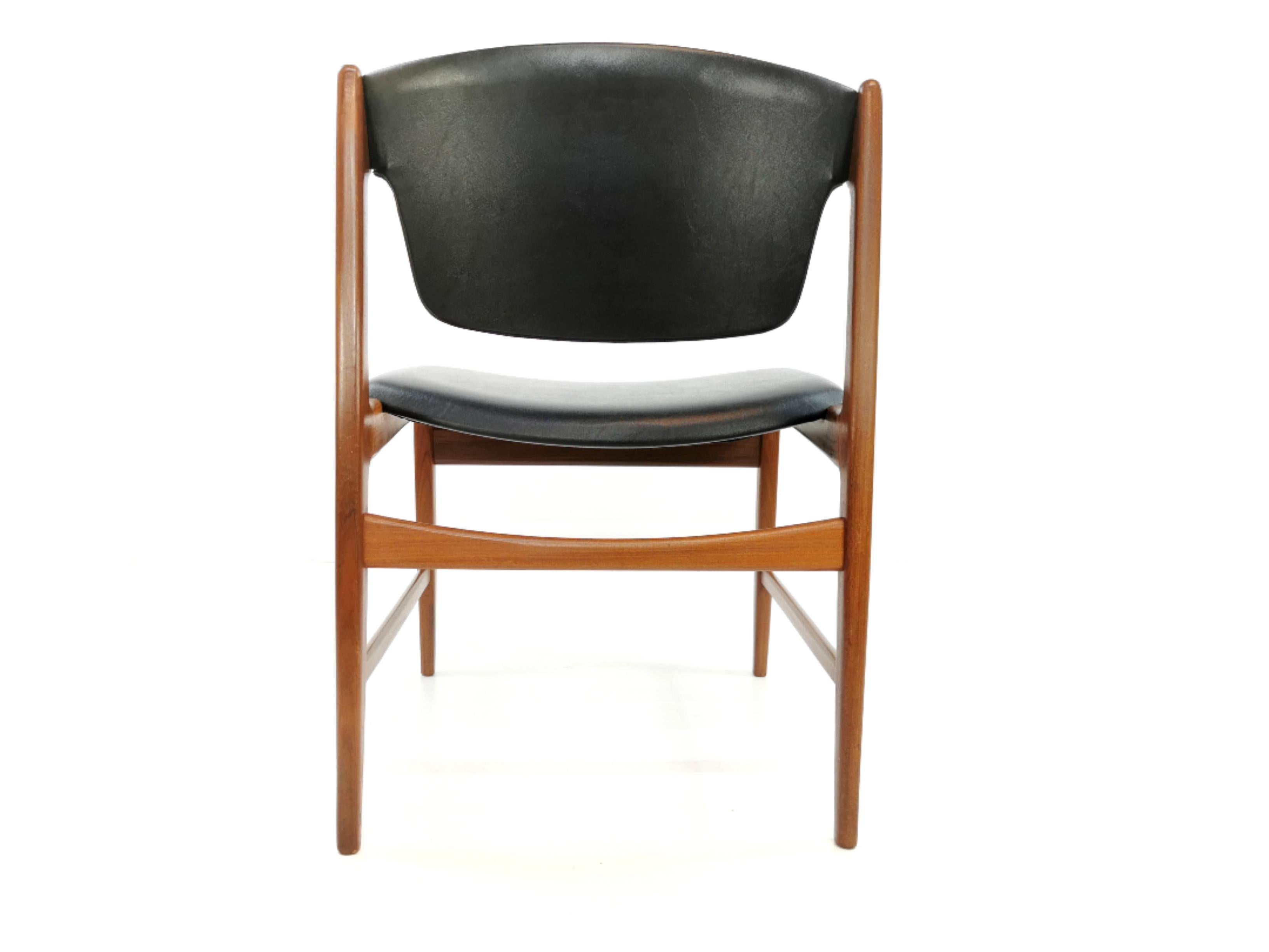 Kofod Larsen armchair made from teak and vinyl upholstery.
G Plan's Danish Range was aimed at the top end of the market. These pieces are rarely found,
as they were significantly more expensive at the time than other G-Plan furniture.